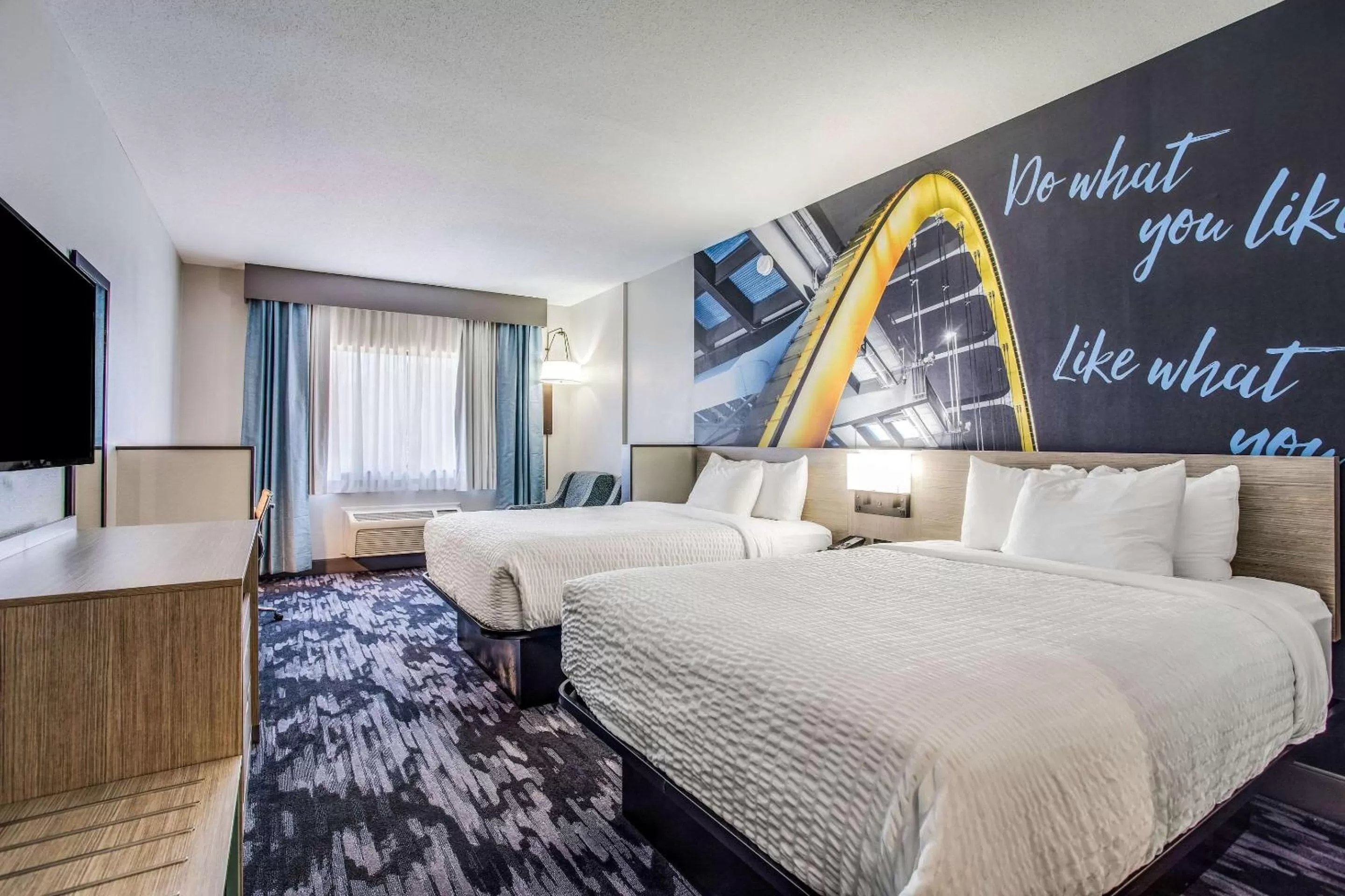 Queen Suite with Two Queen Beds - Non-Smoking in Clarion Pointe Franklin - Nashville Area