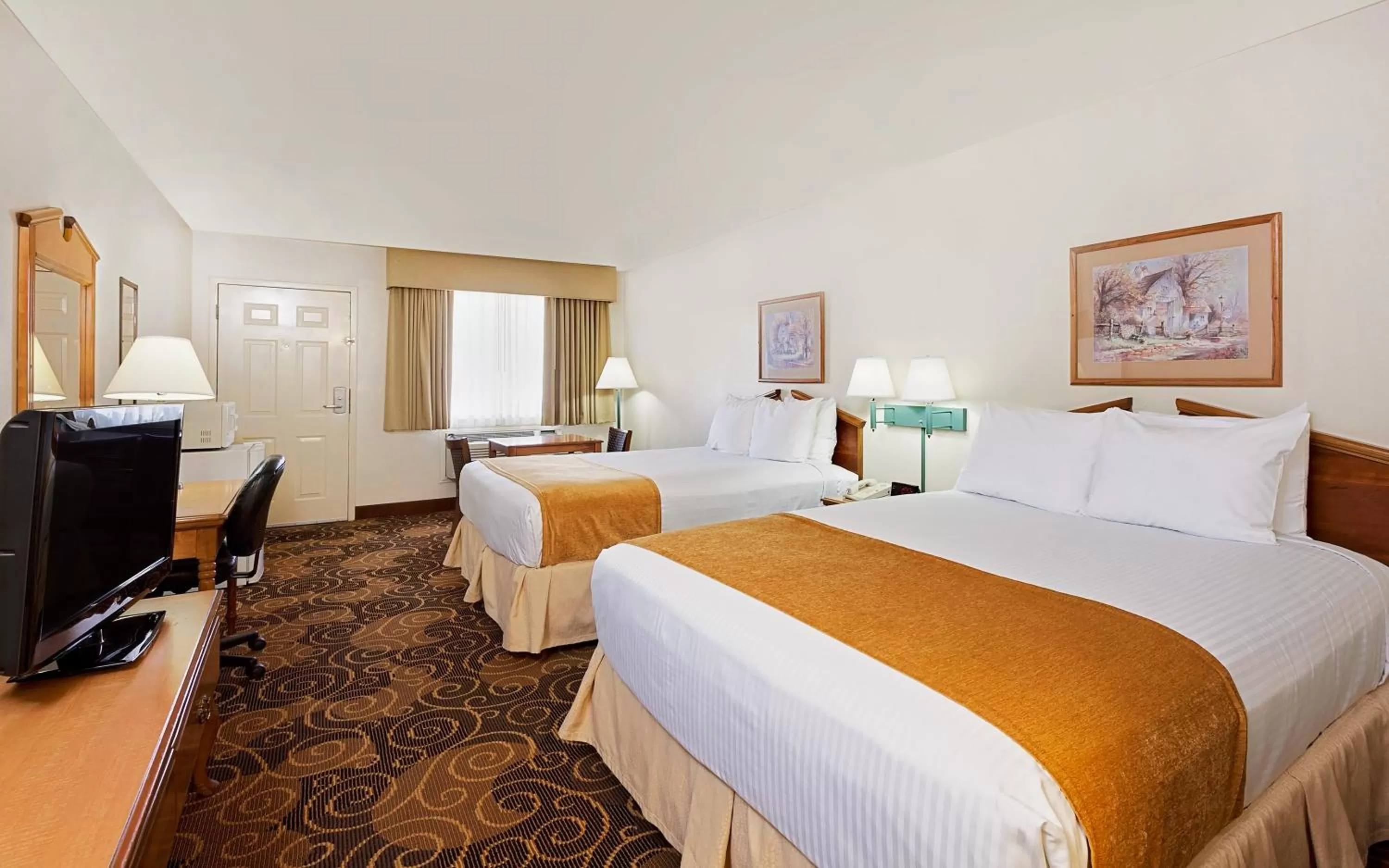 Queen Room with Two Queen Beds and Bath Tub - Mobility/Hearing Accessible - Non-Smoking in Days Inn by Wyndham San Angelo