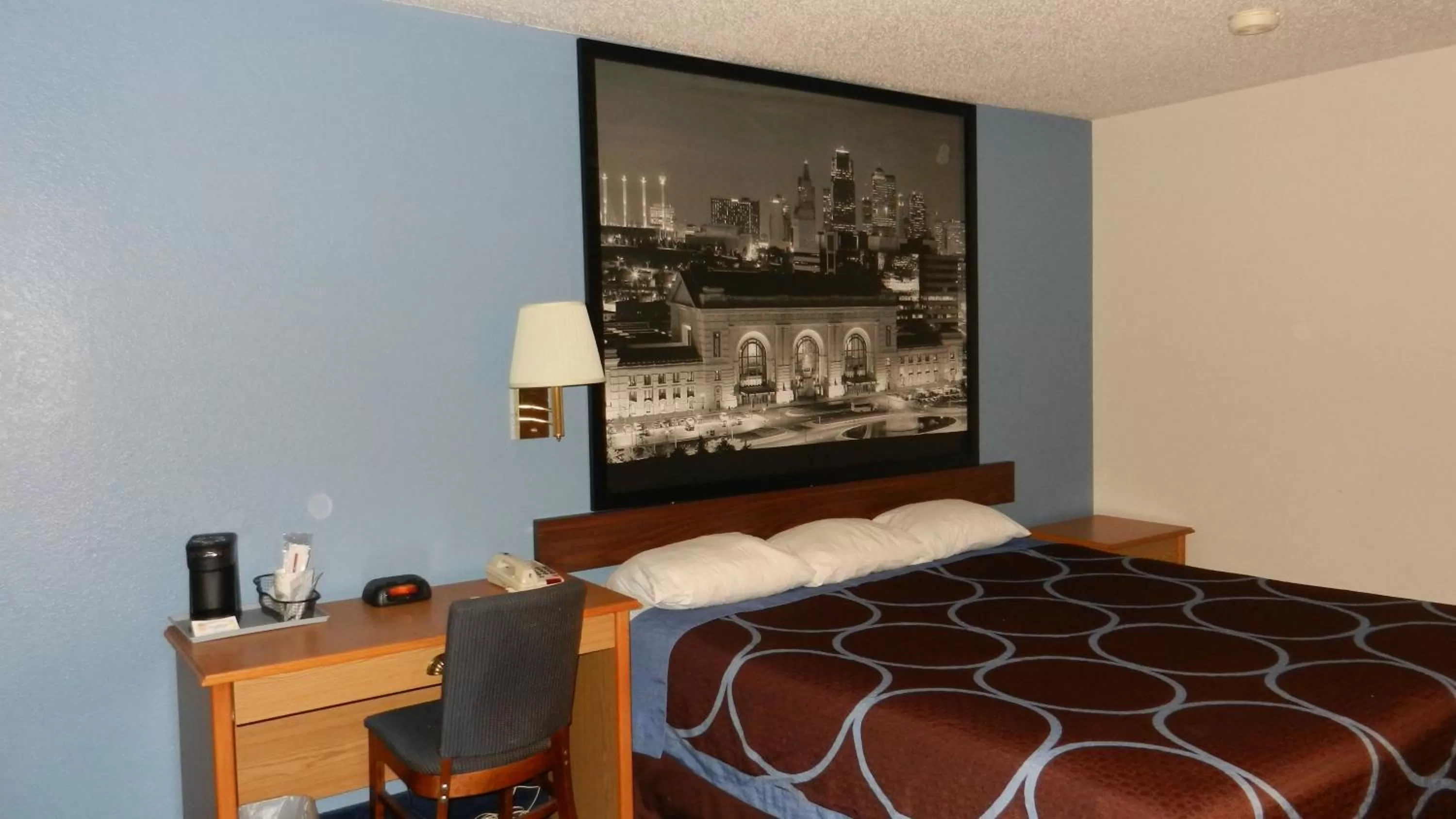 King Room - Smoking  in Super 8 by Wyndham Potosi