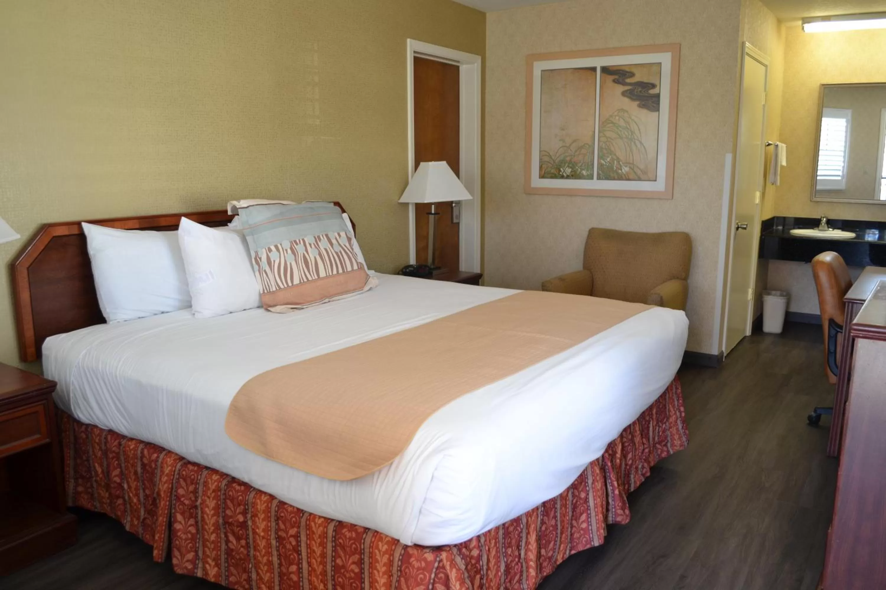 King Room - Non-Smoking in Valley Inn San Jose