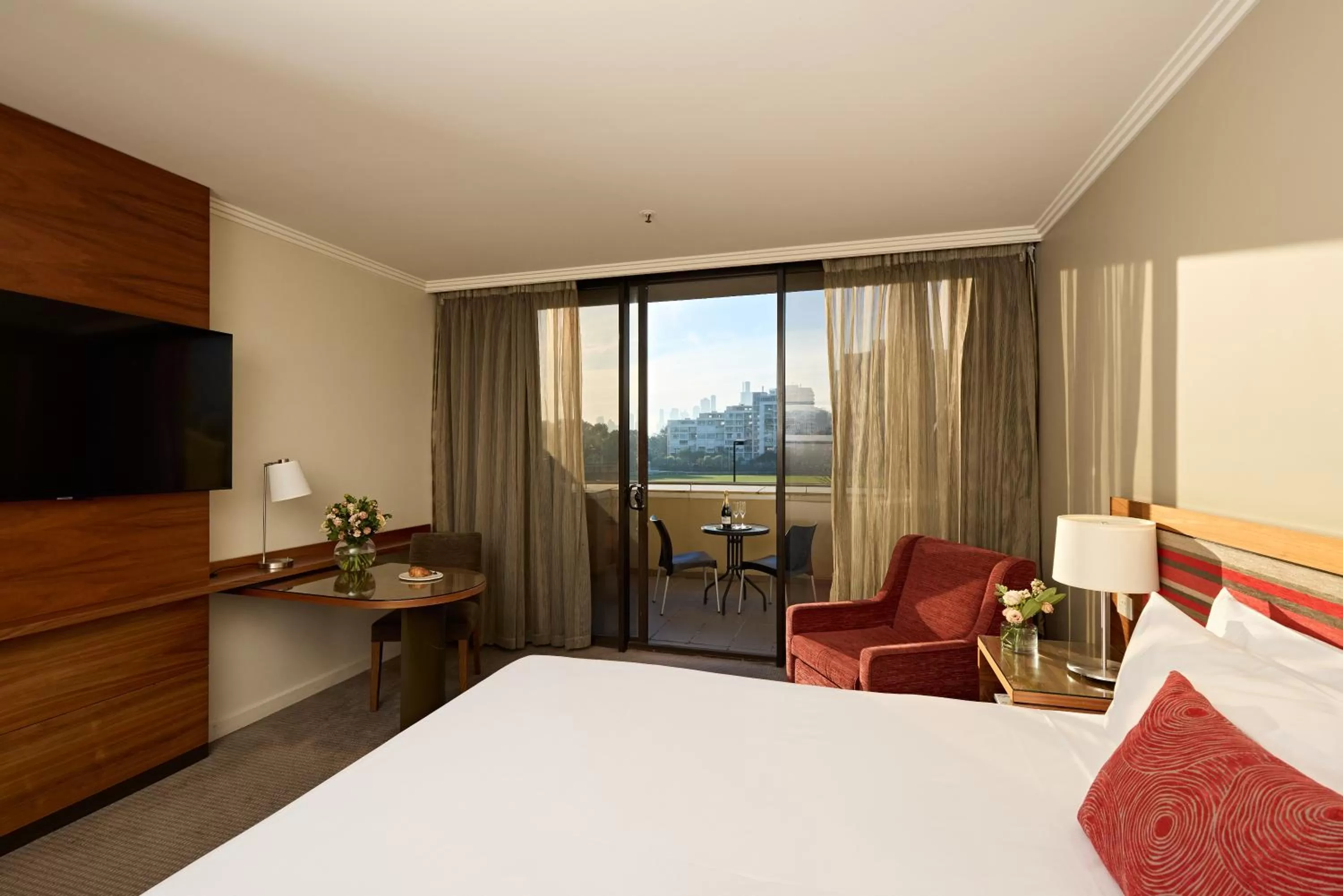 King Room with City View and Balcony in View Melbourne