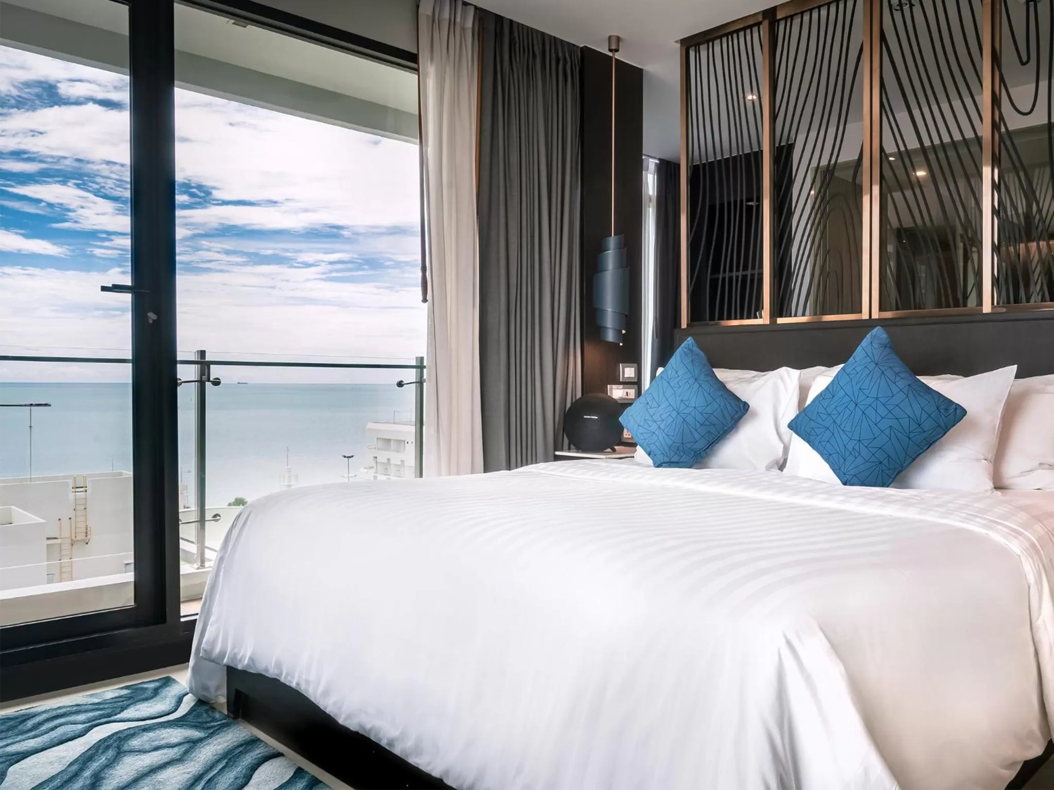 Junior Suite with Sea View in Mytt Hotel Pattaya