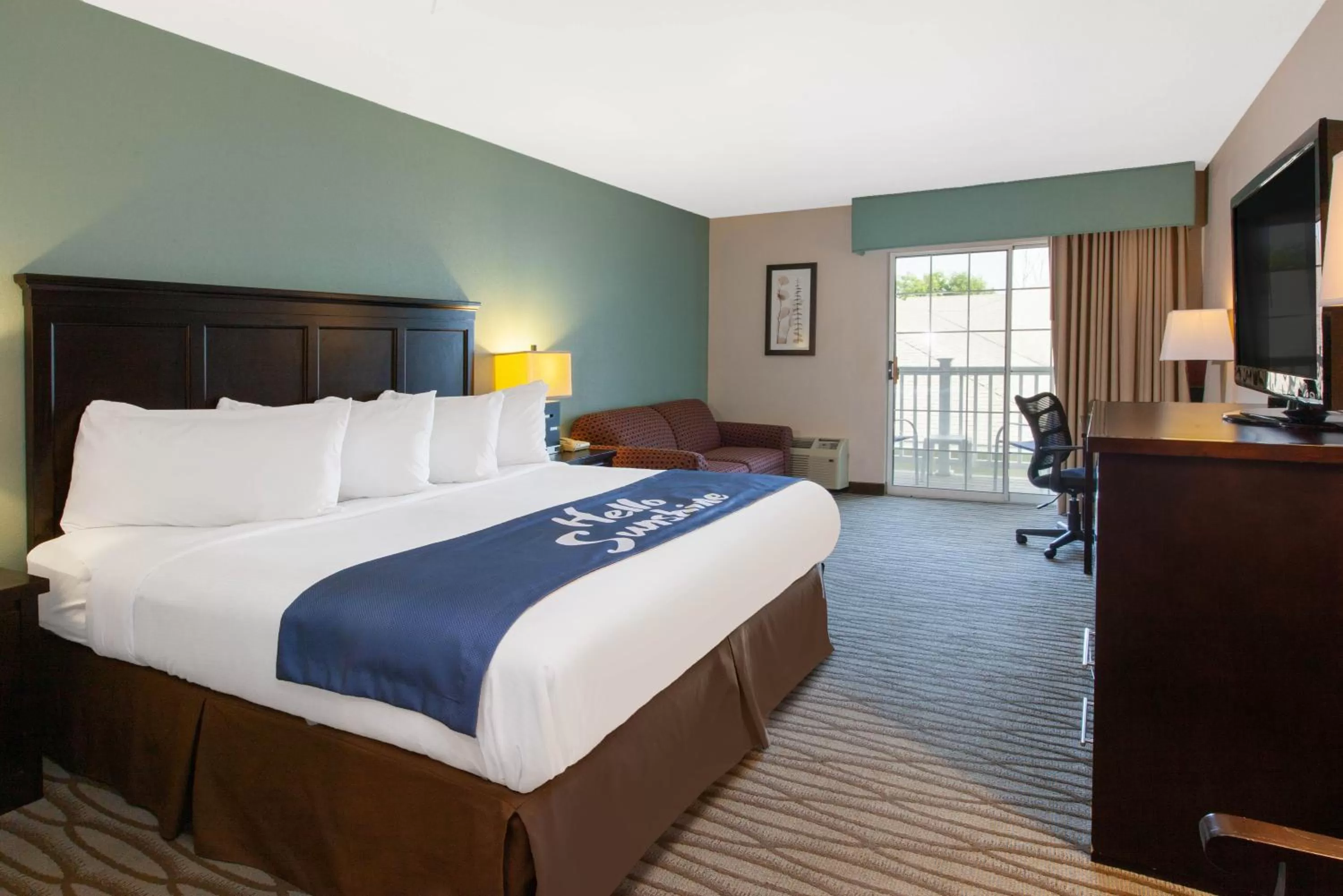 Deluxe King Room with Sofa Bed - Non-Smoking in Days Inn by Wyndham Petoskey