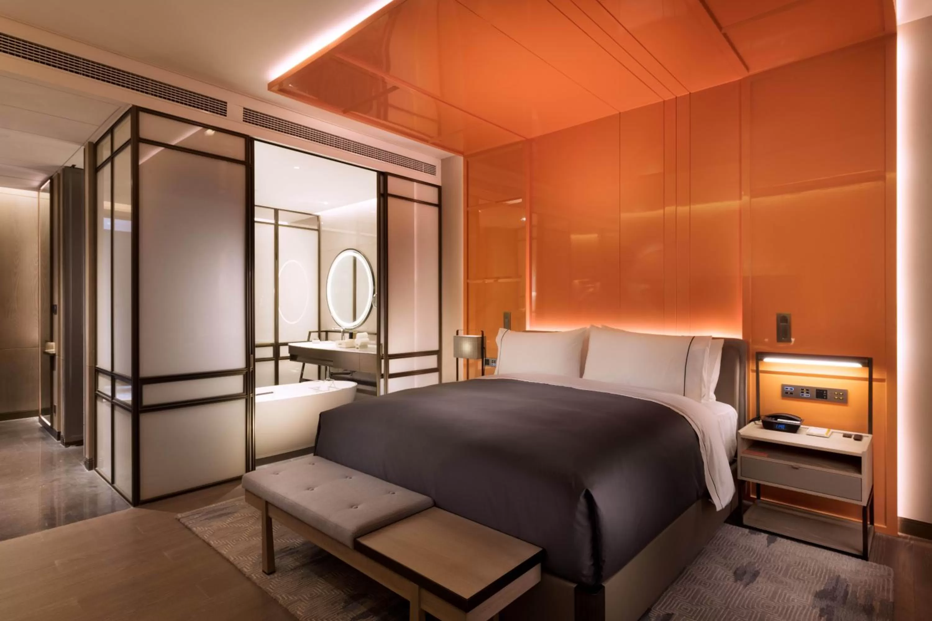 King Tianfu Square View Room in Canopy by Hilton Chengdu City Centre