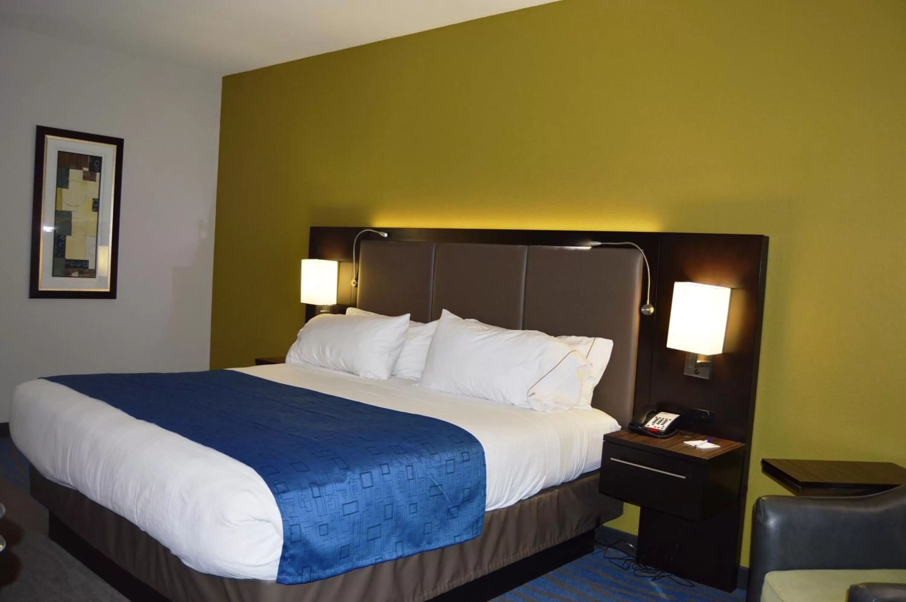 King Suite with Sofa Bed in Holiday Inn Express El Reno by IHG