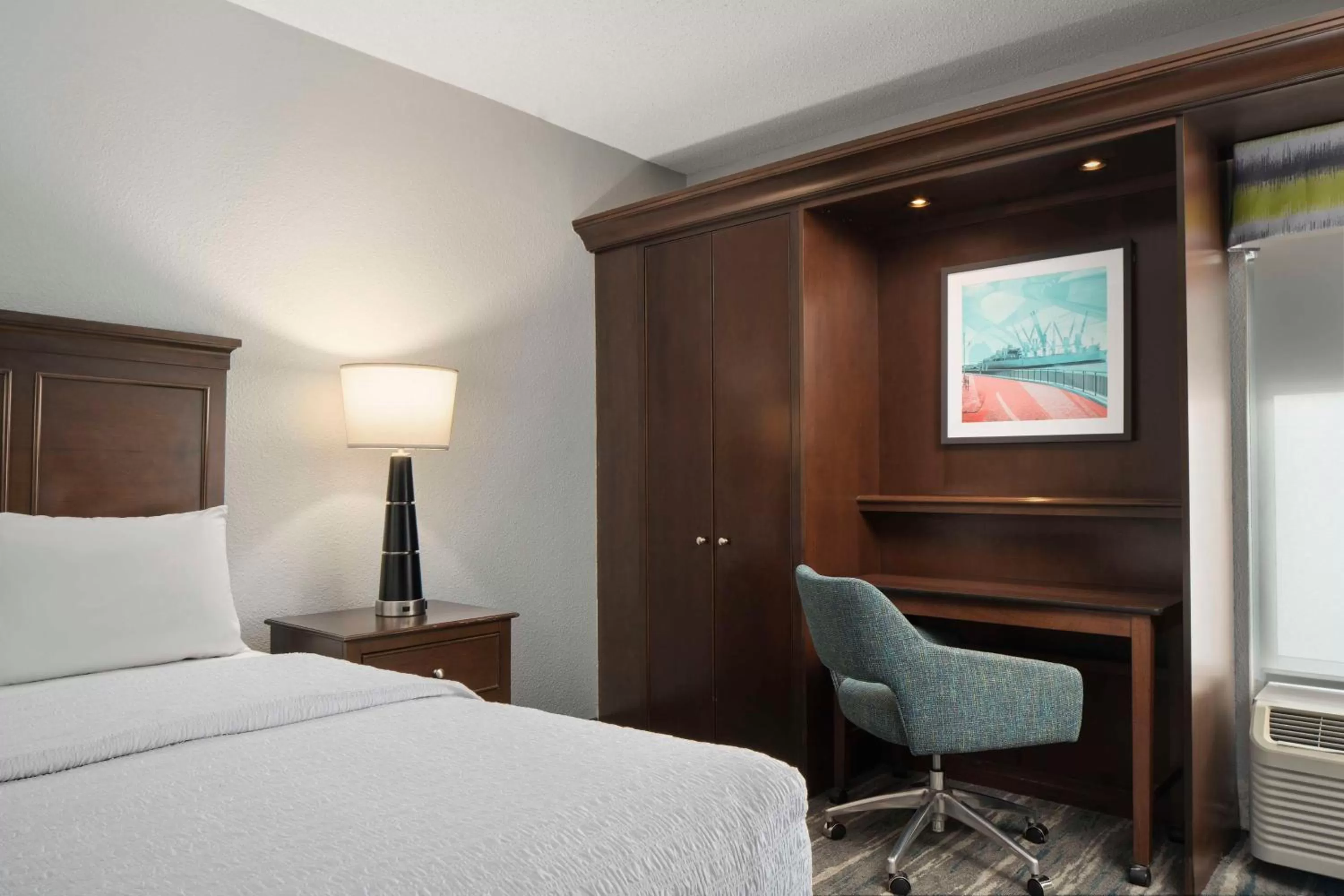 Double Room with Tub - Mobility and Hearing Accessible/Non-Smoking in Hampton Inn & Suites Newport News-Airport - Oyster Point Area