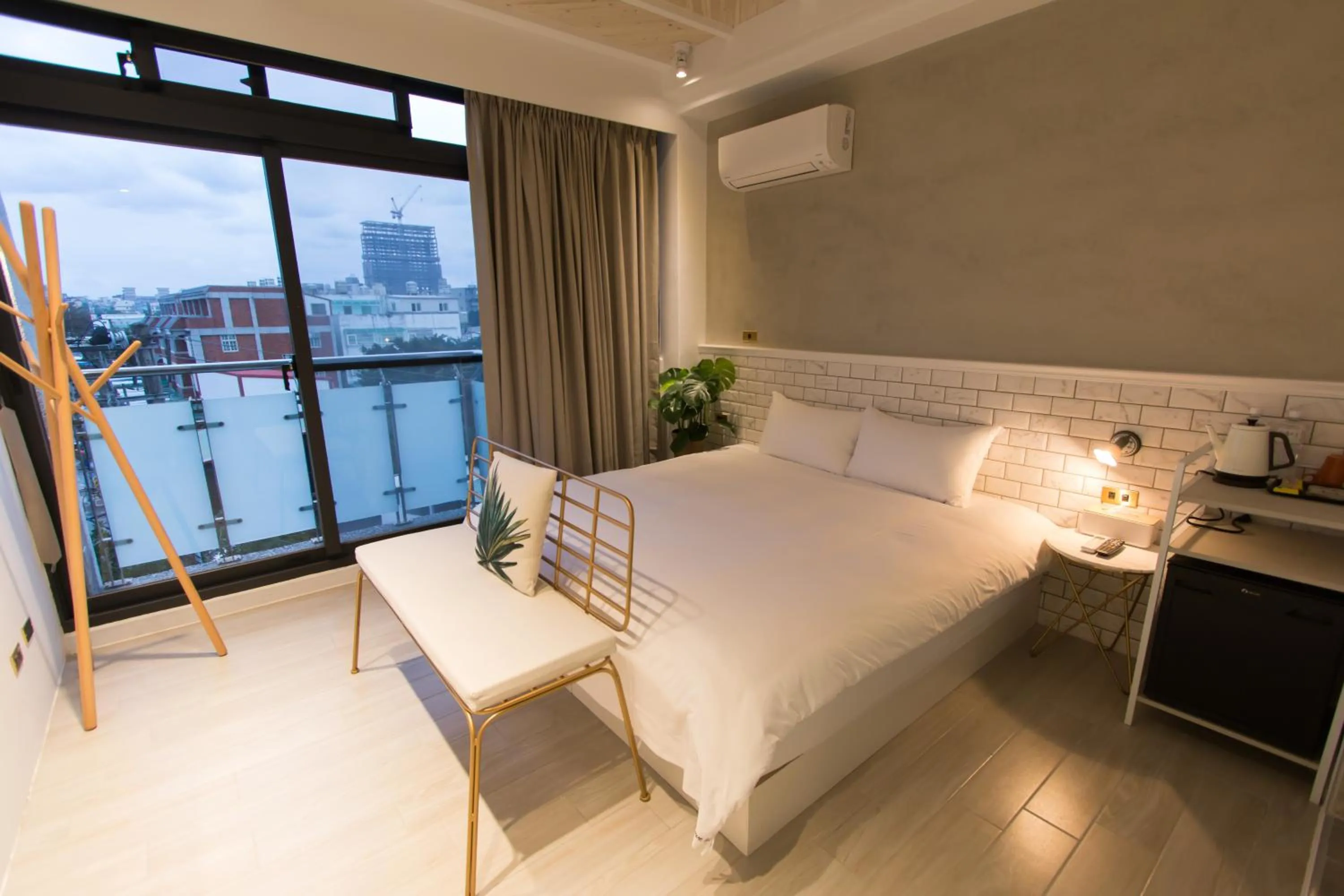 Queen Room in We Love Inn