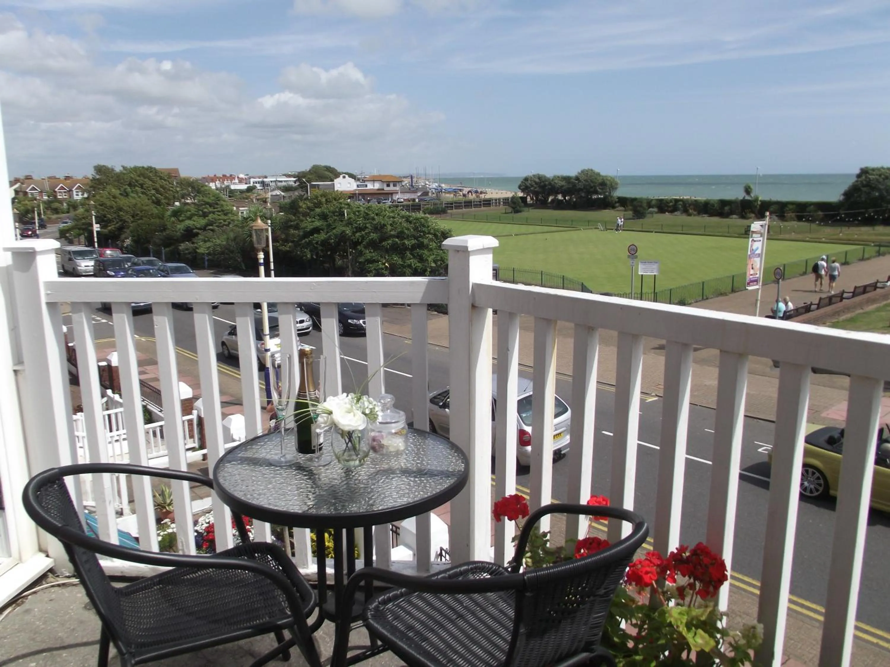 Superior Double or Twin Room with Sea View in Ebor Lodge