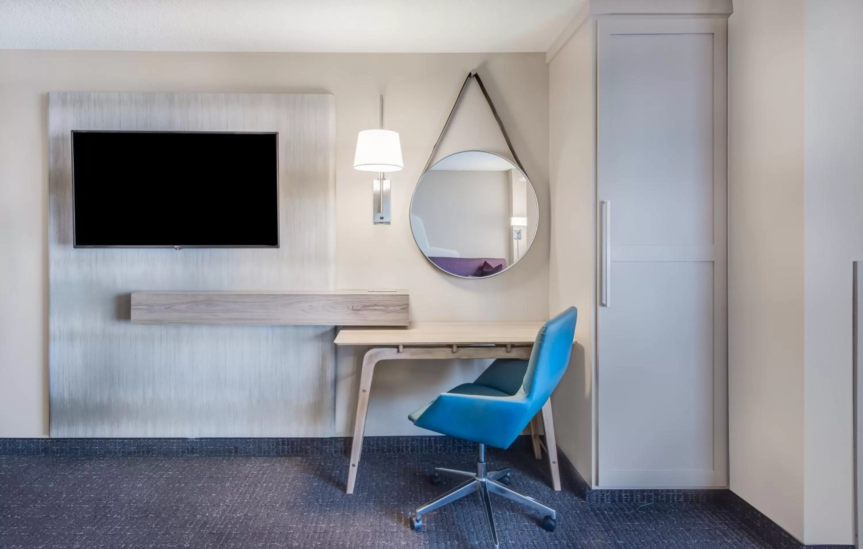 Standard Double Room with Two Double Beds in Crowne Plaza Cleveland at Playhouse Square by IHG