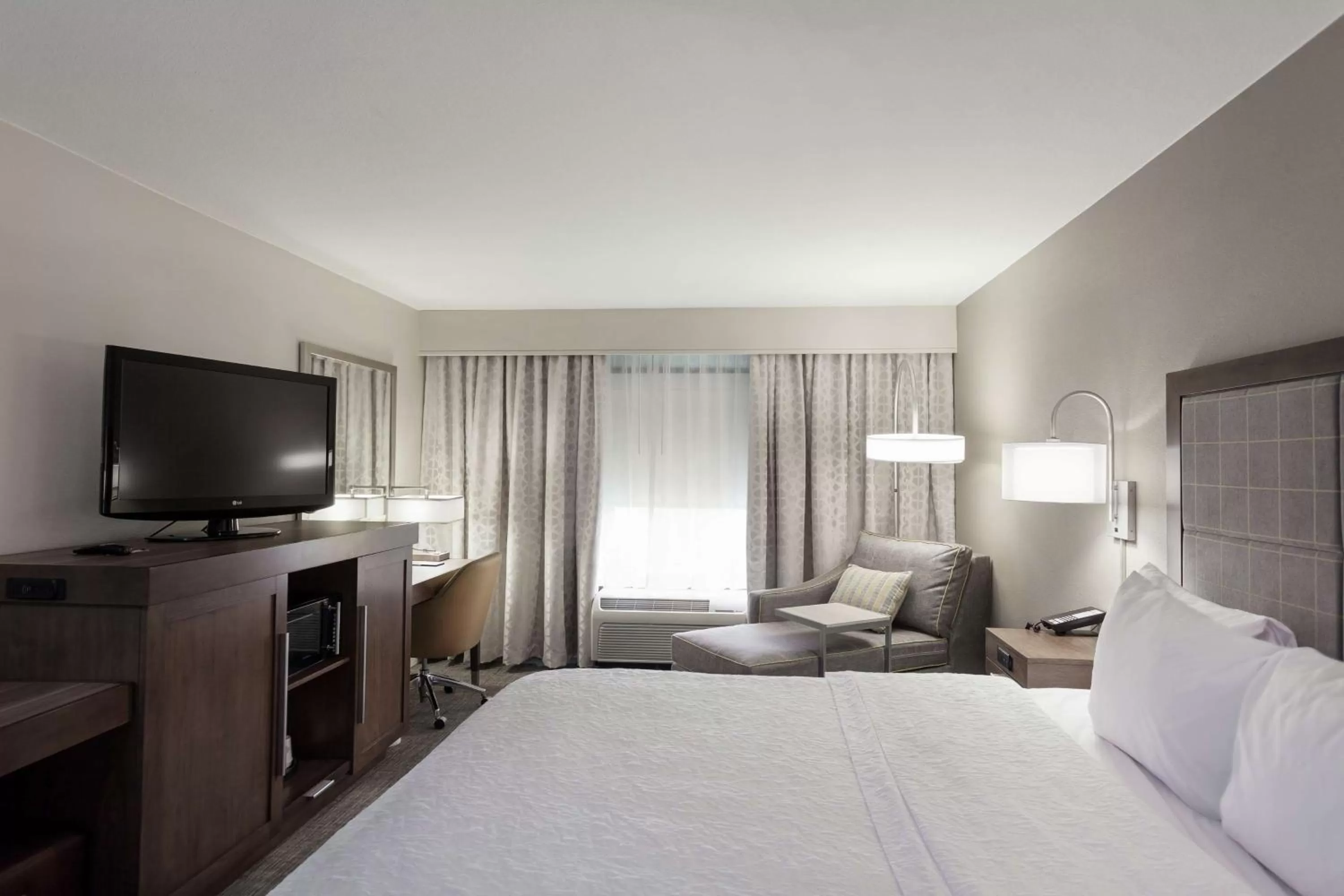 King Room with King Bed - Non-Smoking in Hampton Inn & Suites Dallas DFW Airport North Grapevine