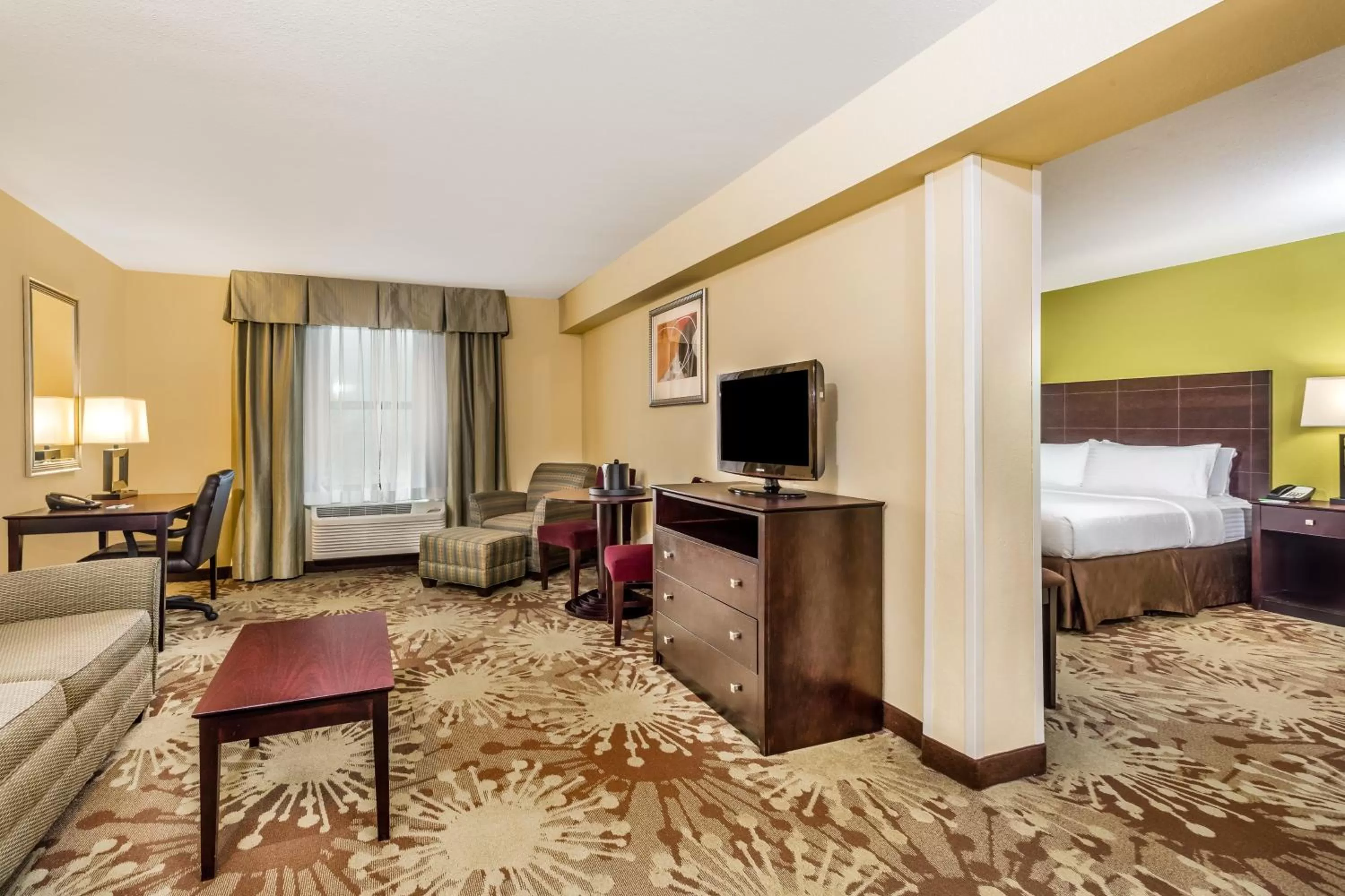 Two-Bedroom Suite in Holiday Inn Chicago North - Gurnee, an IHG Hotel