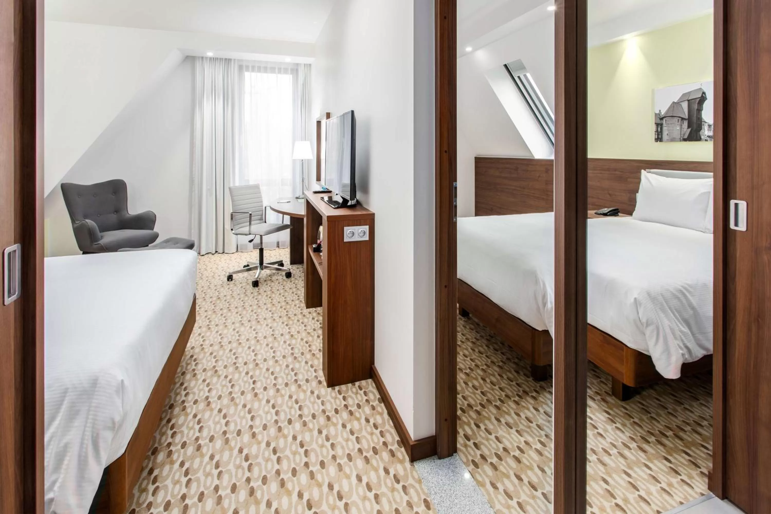 Queen Room in Hampton By Hilton Gdansk Oliwa