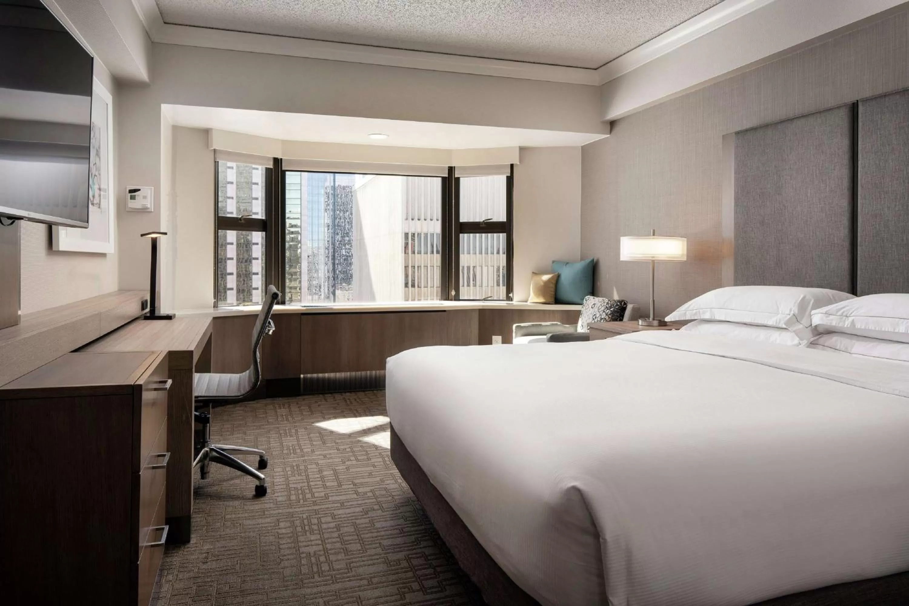 Executive Floor King Room in Hilton Seattle