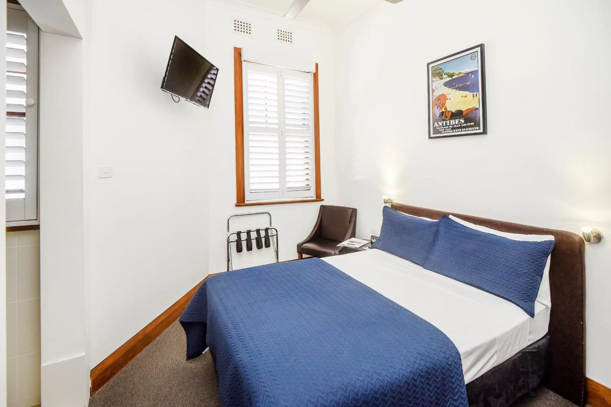 Queen Room with Private Bathroom in Pier Hotel Coffs Harbour