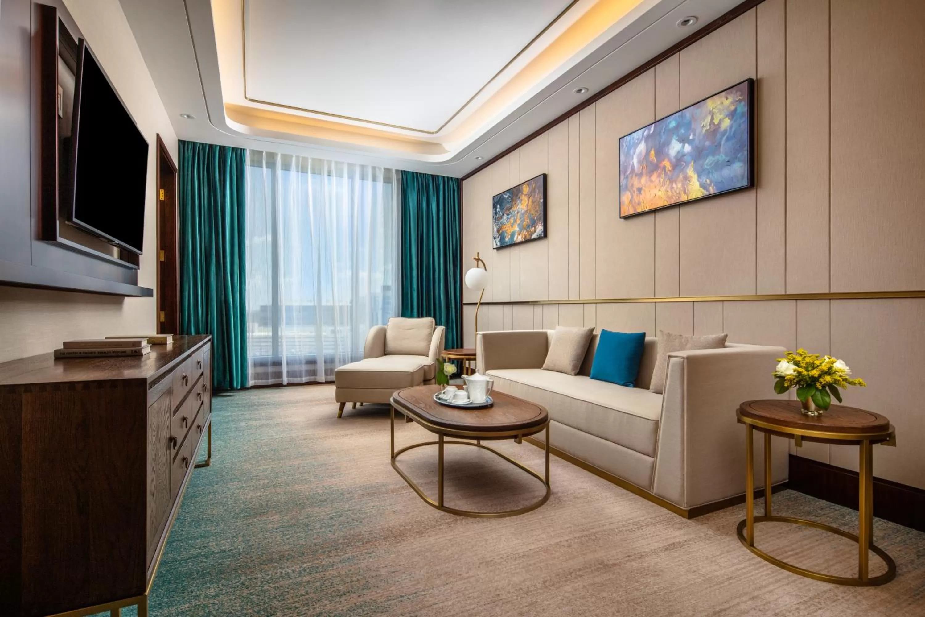 Premium 1 King One Bedroom Suite in Blossom Hotel Houston, Curio Collection by Hilton