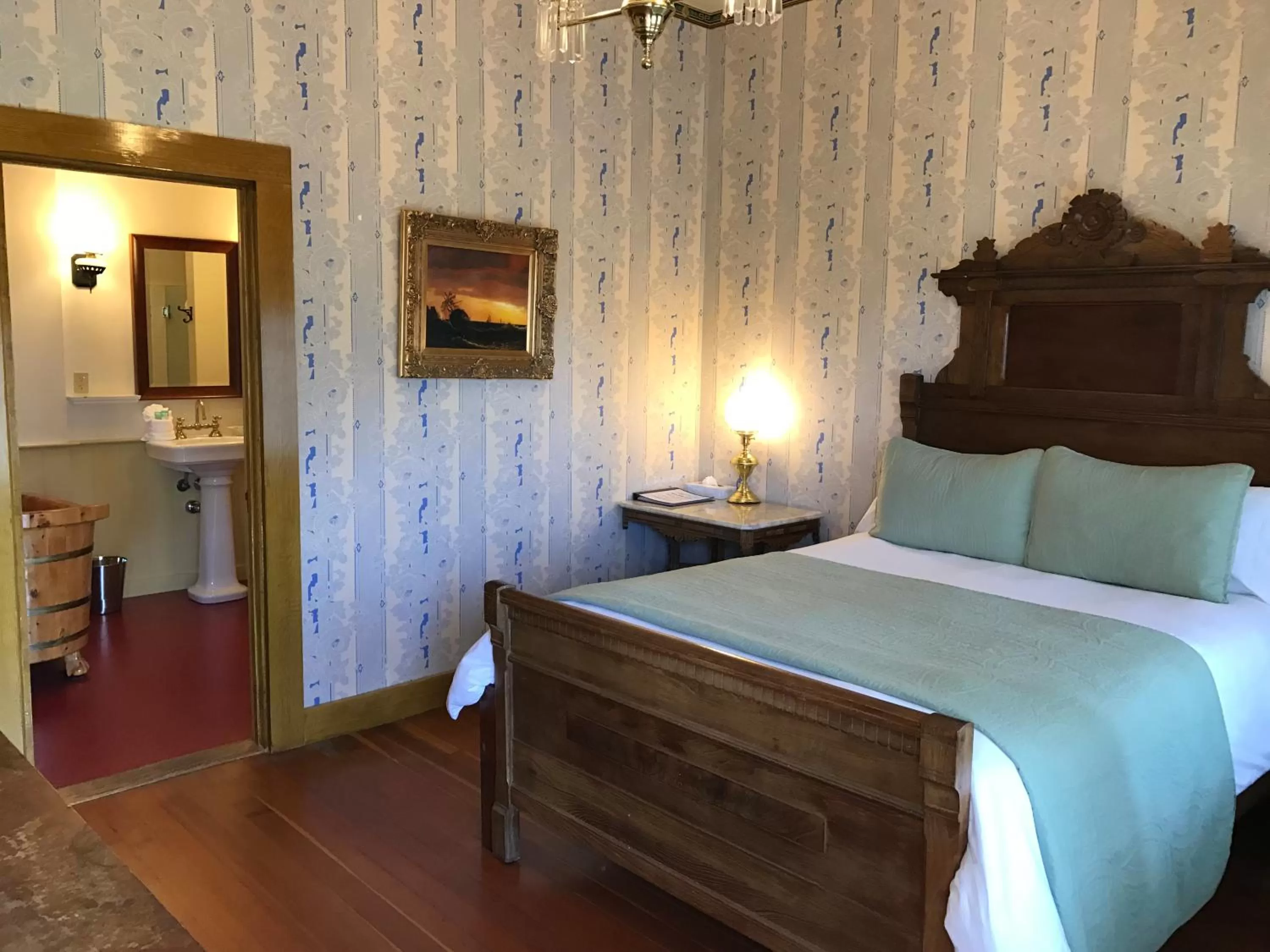 Queen Suite in Cosmopolitan Hotel