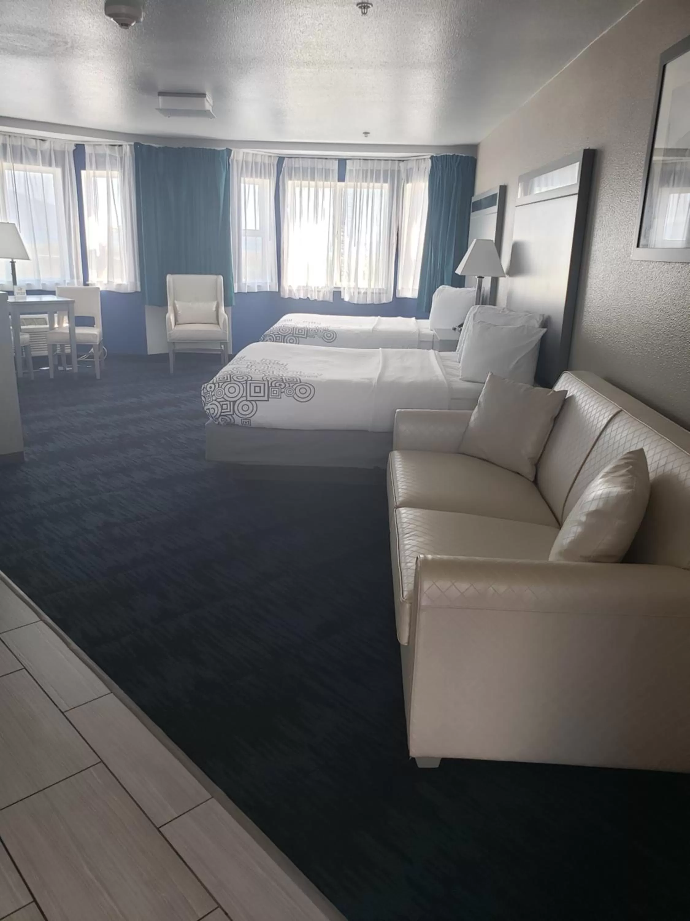 Queen Suite with Two Queen Beds & Sofa Bed in Anchor Beach Inn