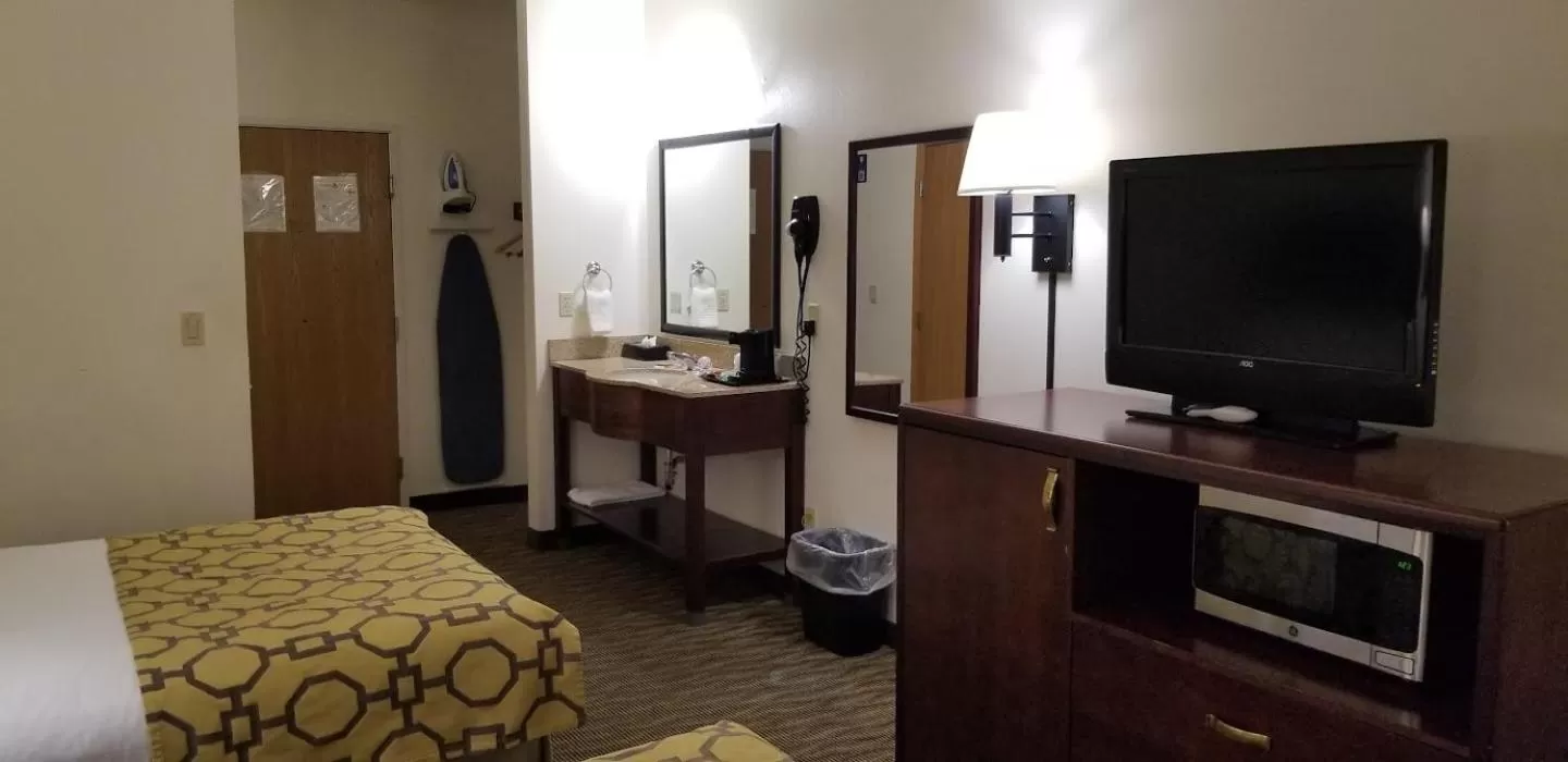 Double Room with Two Double Beds - Non-Smoking in Baymont by Wyndham Harlan