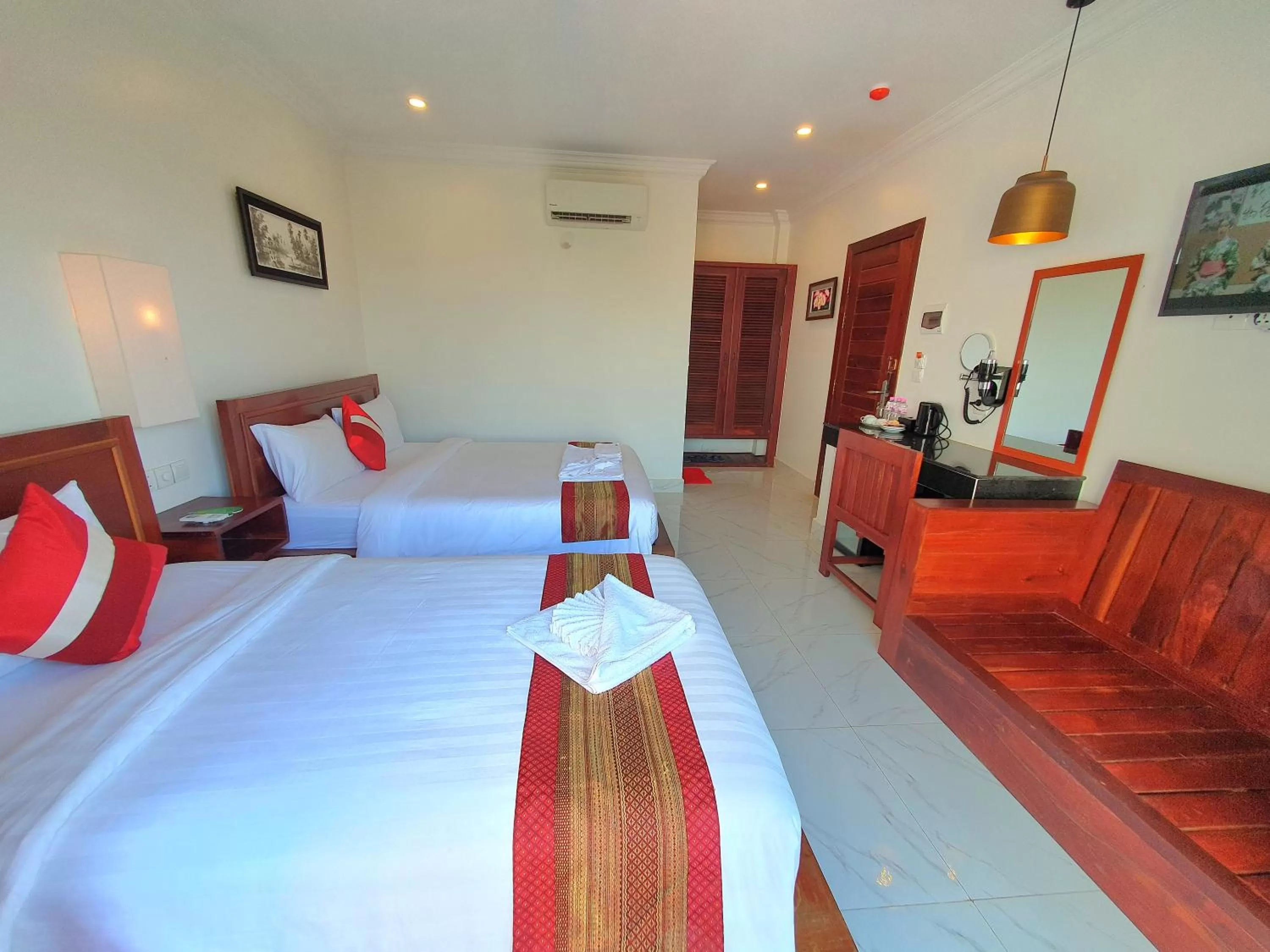 Superior Twin Room in Long Night Siem Reap Hotel