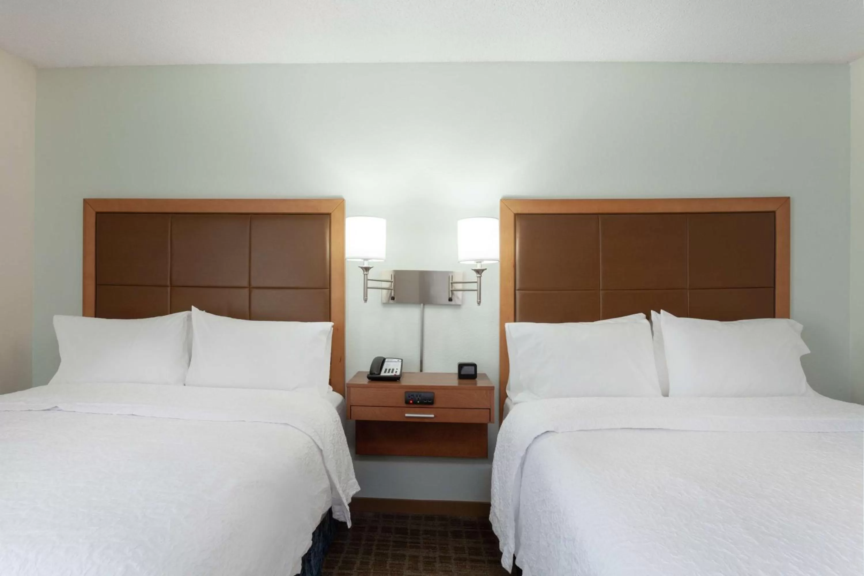 Queen Room with Two Queen Beds - Mobility/Hearing Accessible with Bathtub - Non-Smoking in Hampton Inn Orlando International Drive Convention Center