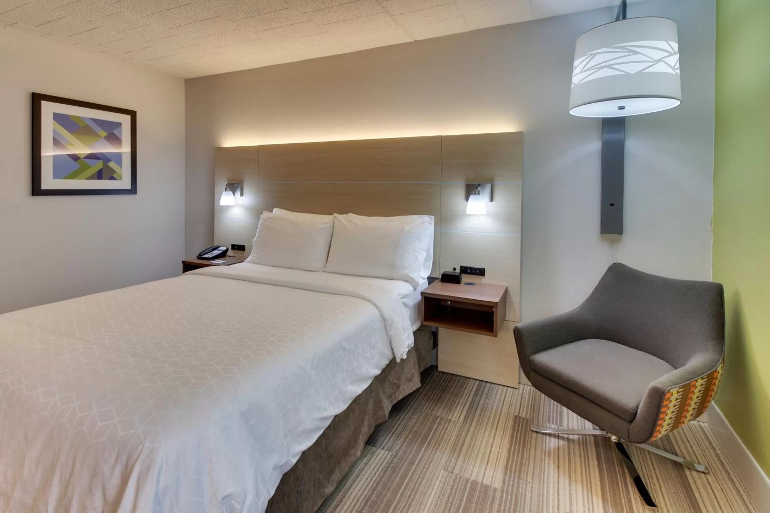 Queen Room - Hearing Accessible in Holiday Inn Express Pittston - Scranton Airport by IHG