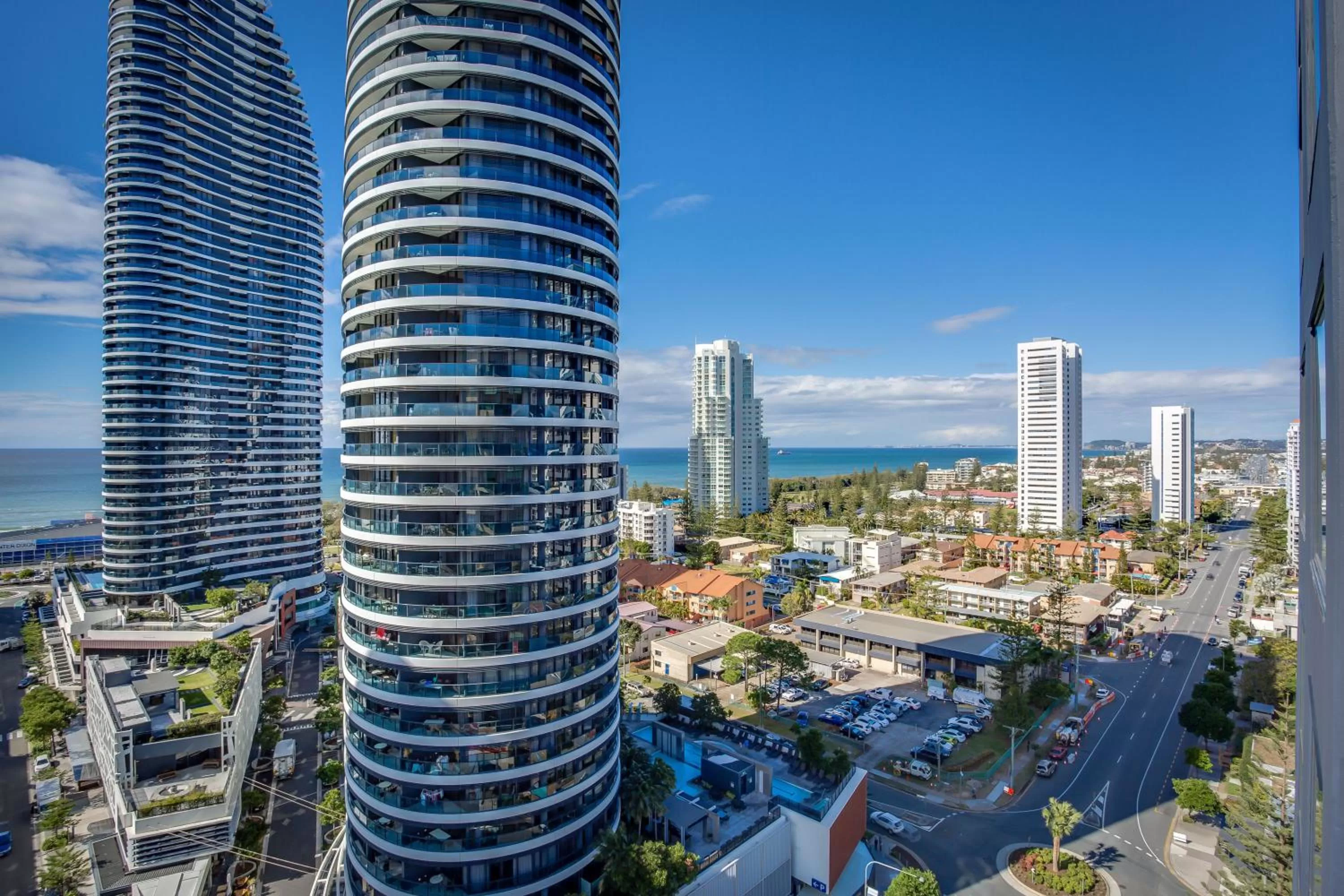 Three-Bedroom Apartment in Mantra Broadbeach on the Park