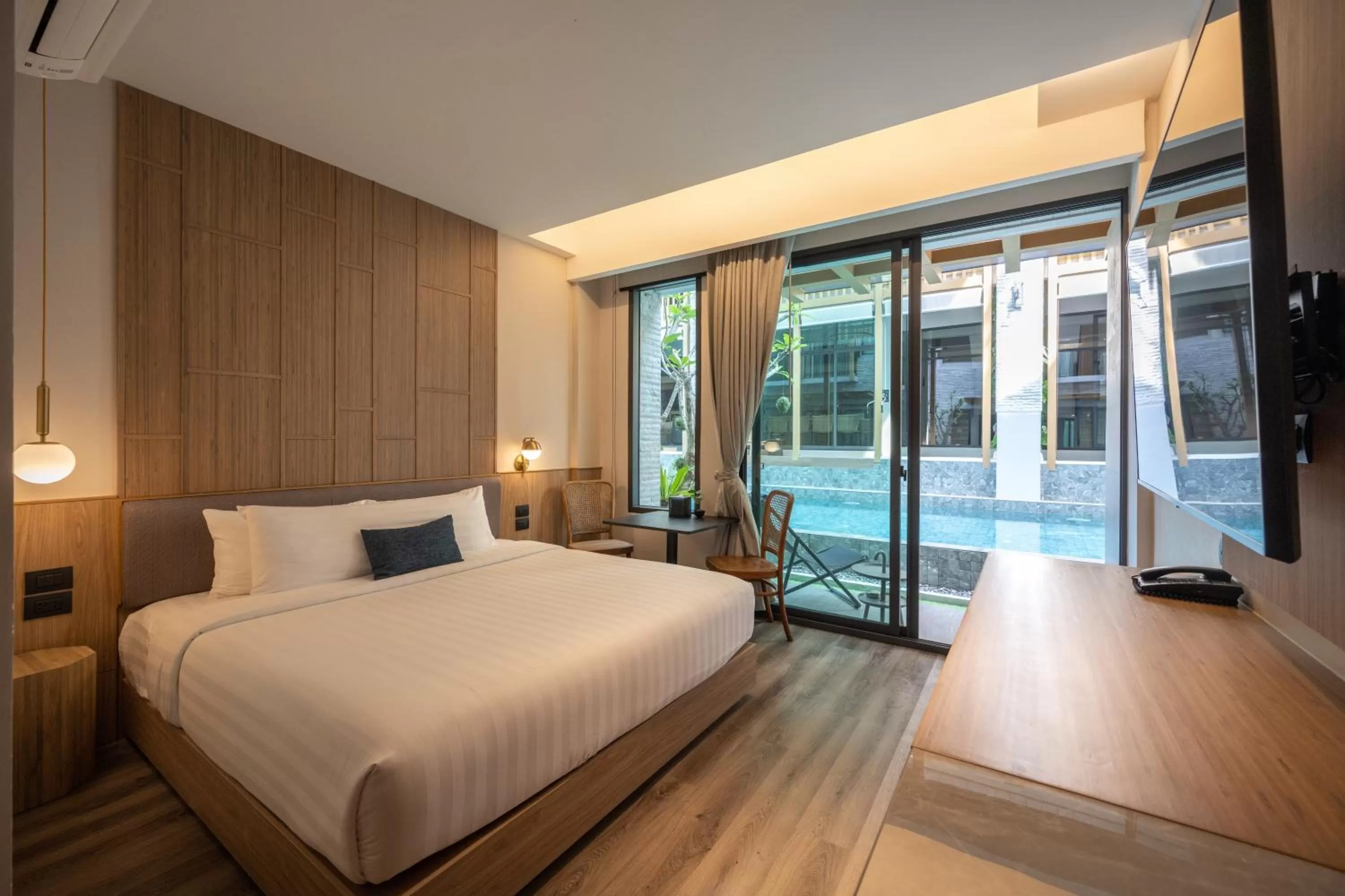 King Room 1st Floor with Pool View in SHAN Villas Sukhumvit