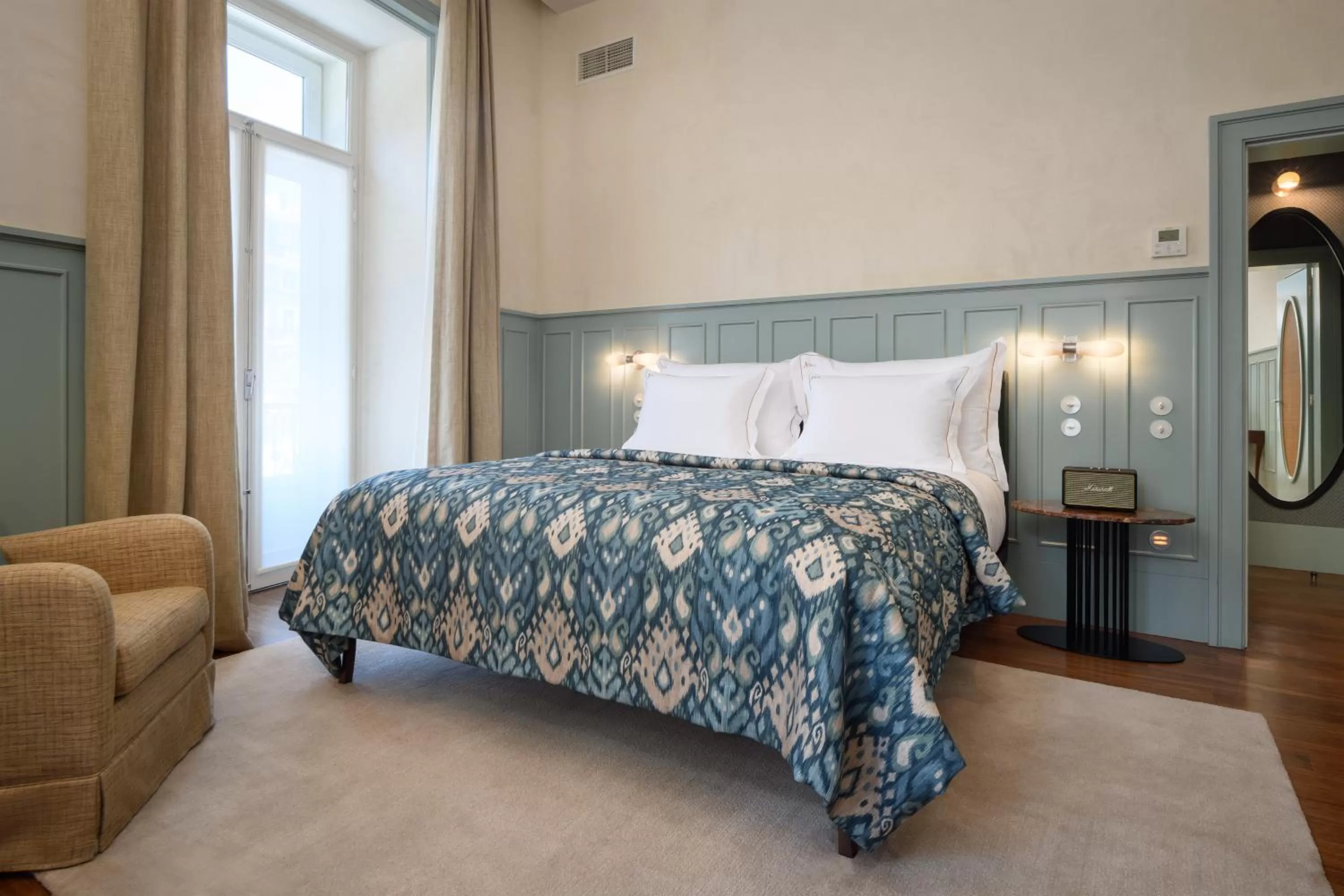 Classic Double Room with Side Square View - single occupancy in Bairro Alto Hotel