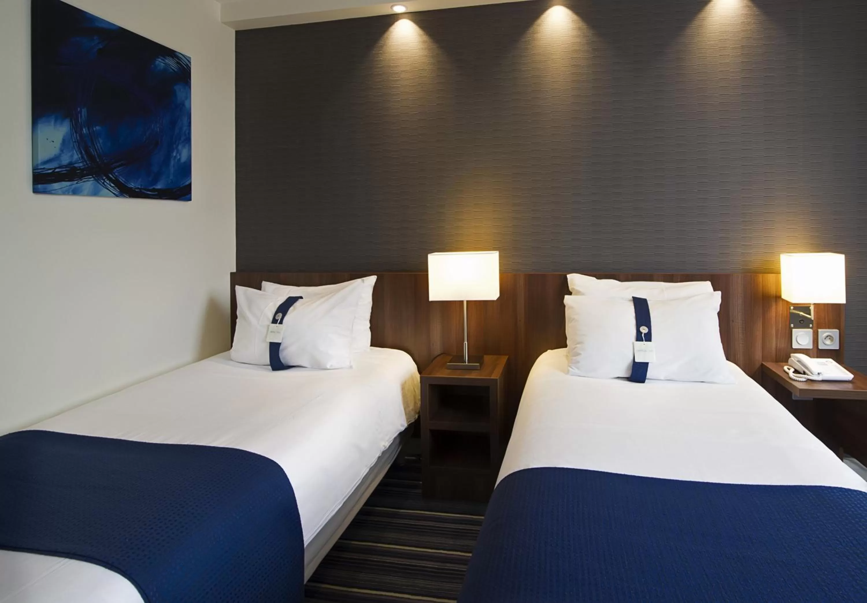 Standard Twin Room - Accessible - Free Breakfast in Holiday Inn Express Lille Centre by IHG