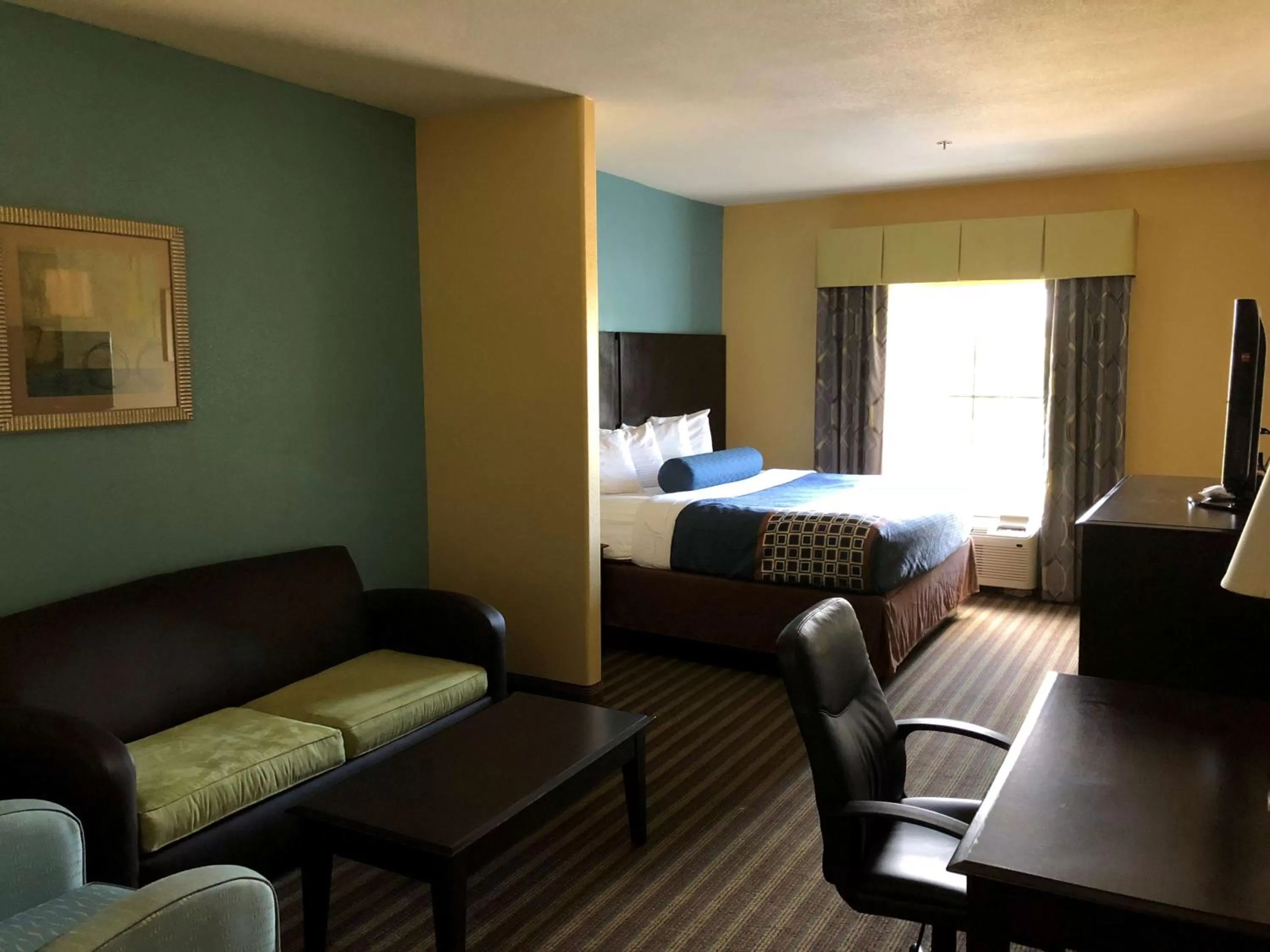 King Suite - Non-Smoking in Best Western Plus Goodman Inn & Suites