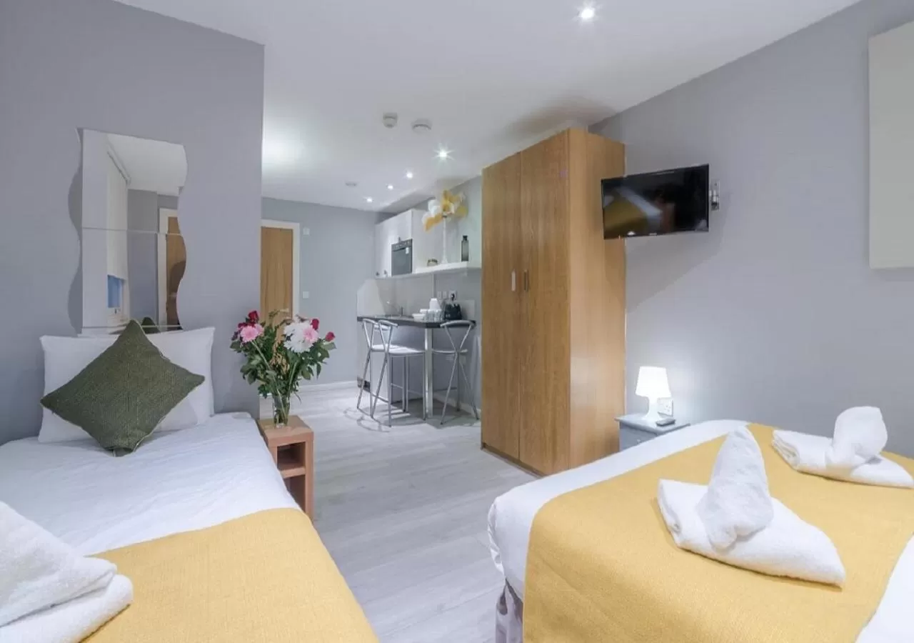 Triple Studio Apartment in Hyde Park Executive Apartments
