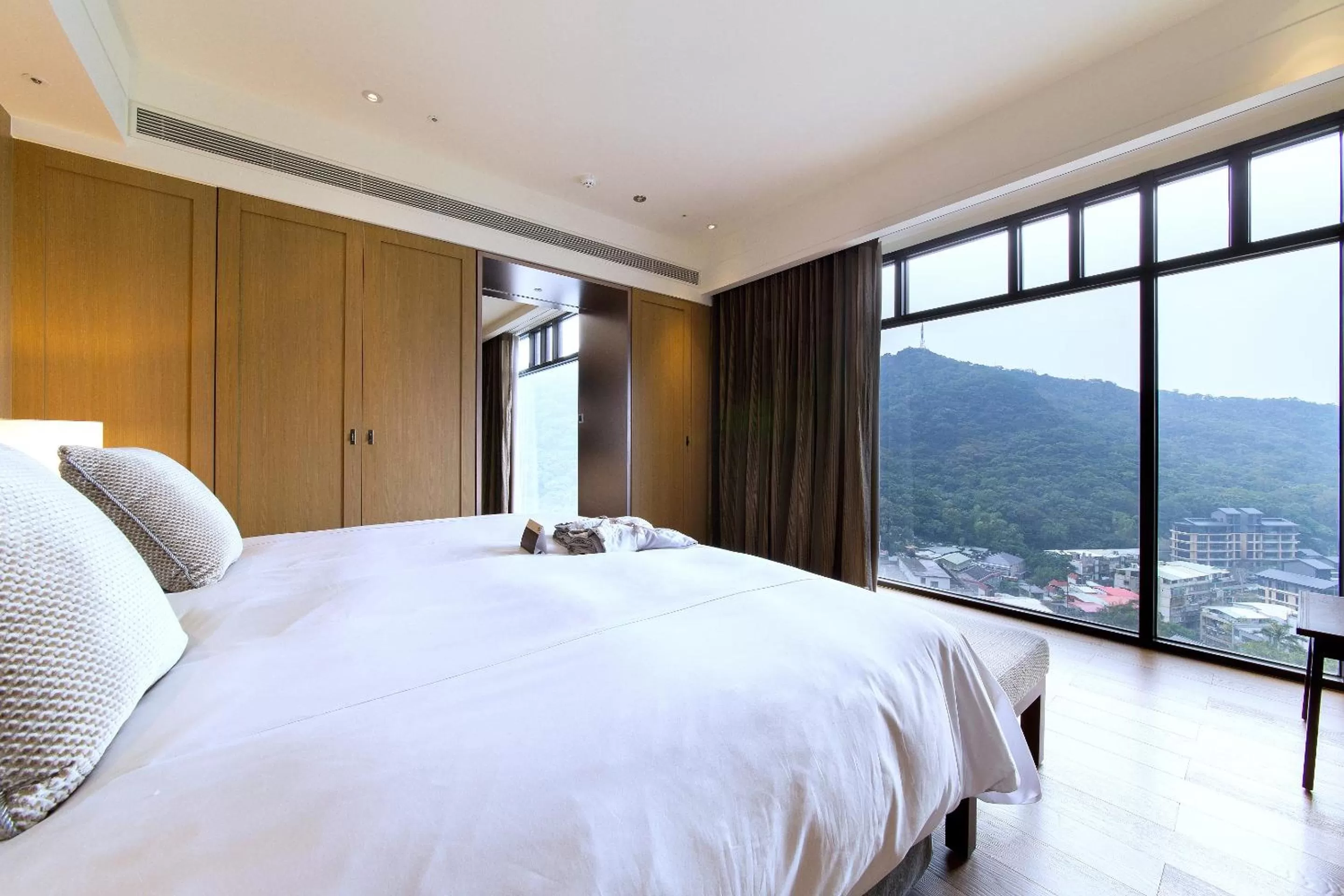 Suite with Balcony in Grand View Resort Beitou