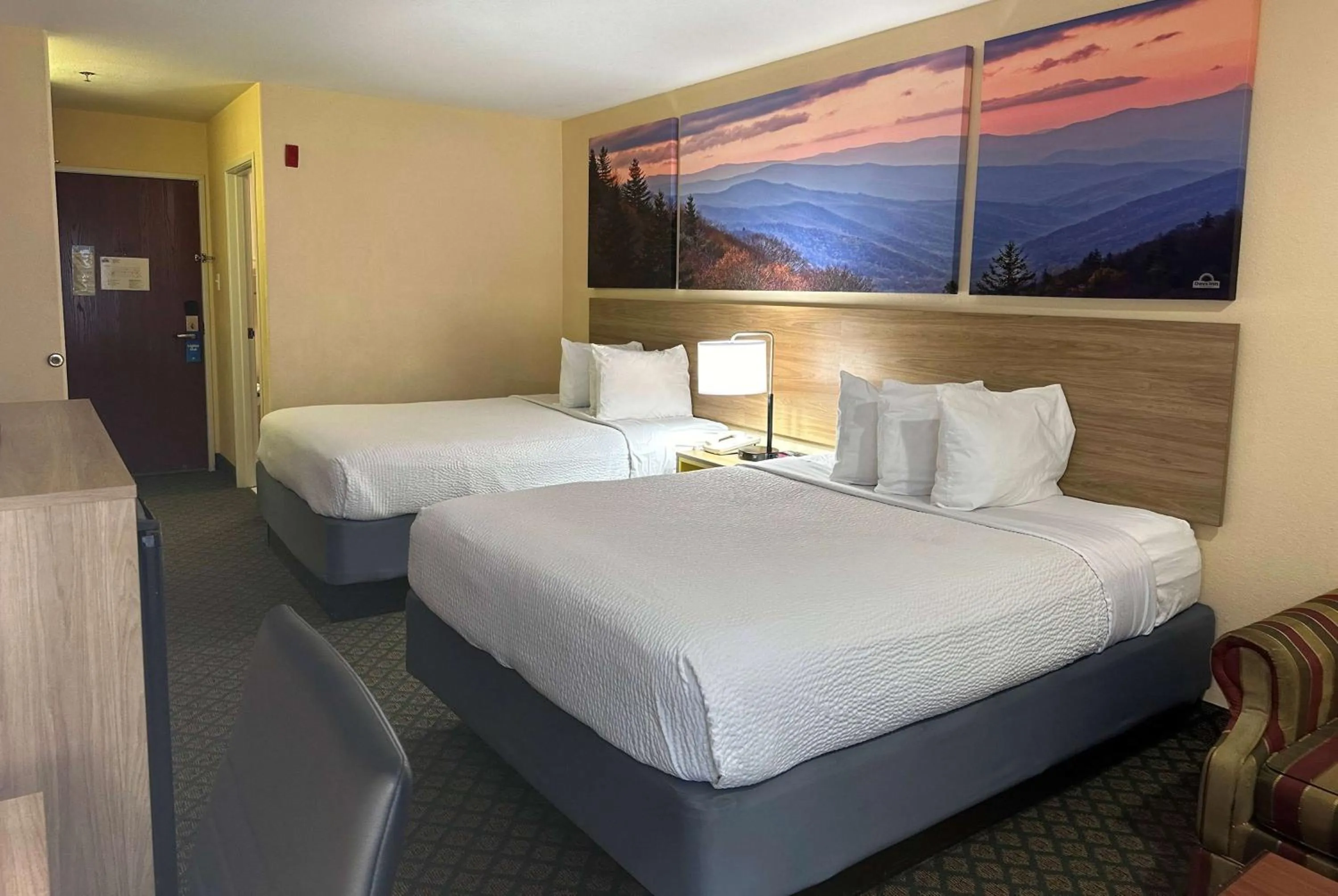 Queen Room with Two Queen Beds - Non-Smoking in Days Inn & Suites by Wyndham Eunice