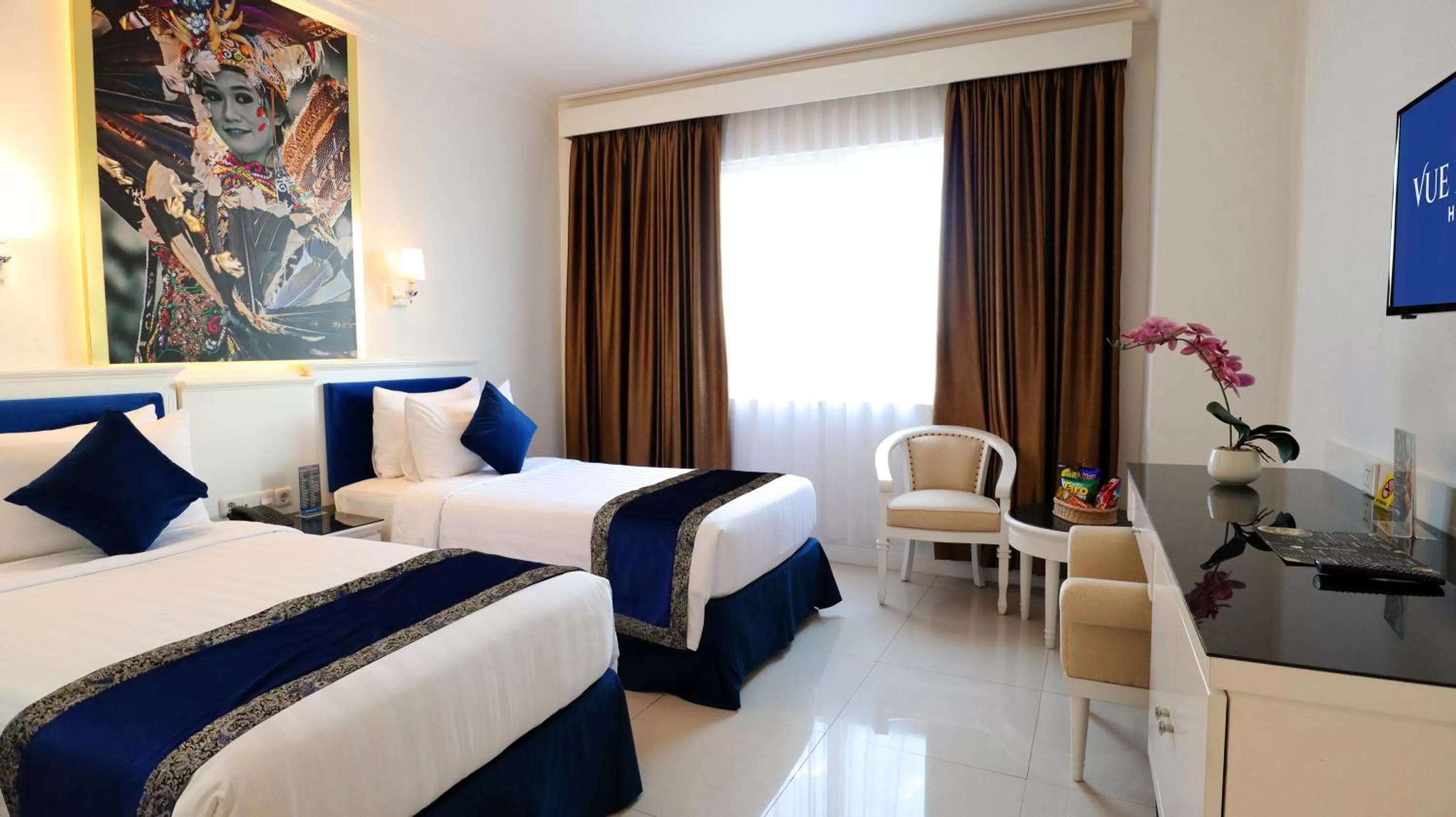 Deluxe Twin Room in Vue Palace, ARTOTEL Curated