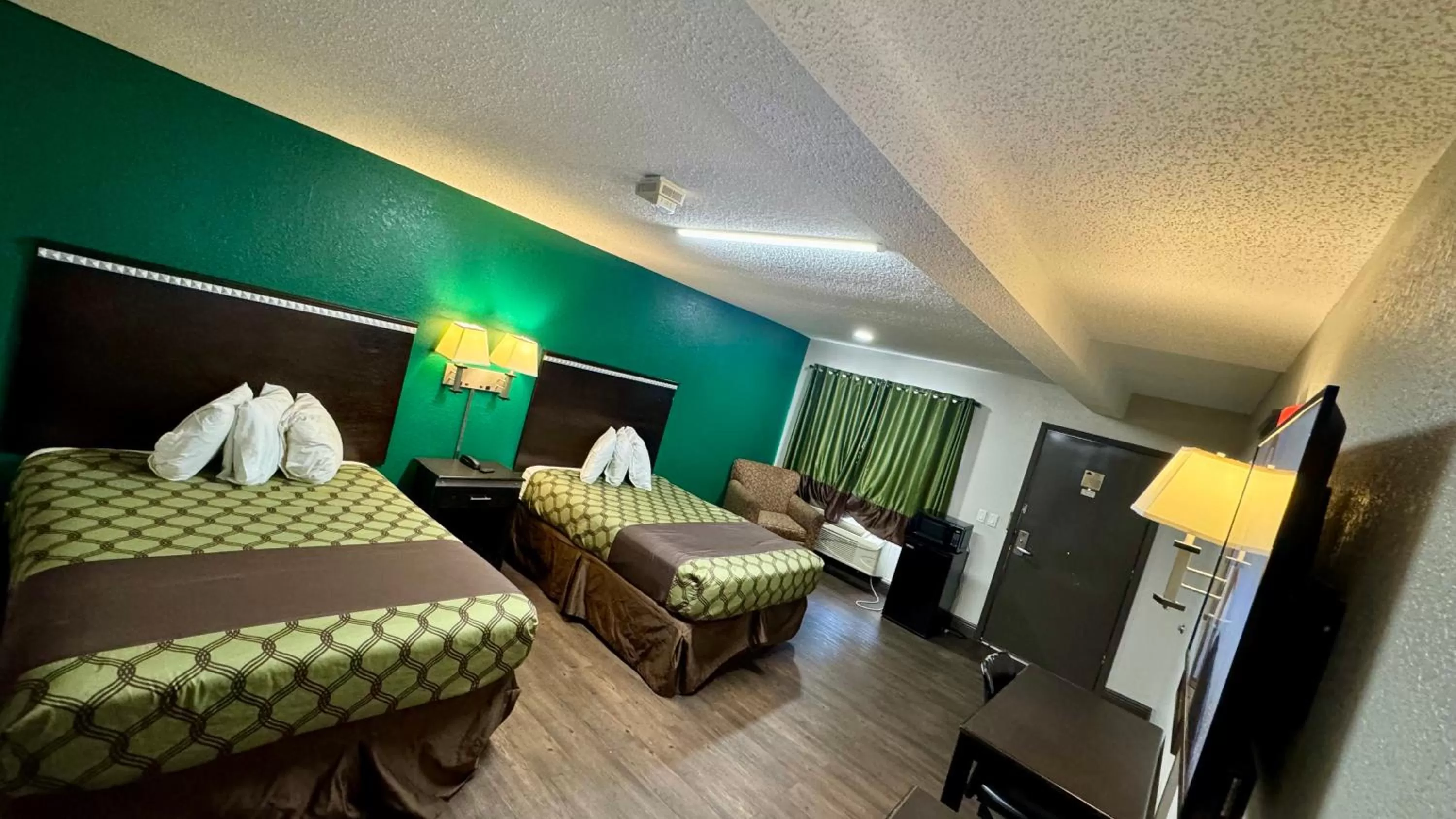 Double Room with Two Double Beds - Non-Smoking in Rodeway Inn Georgetown