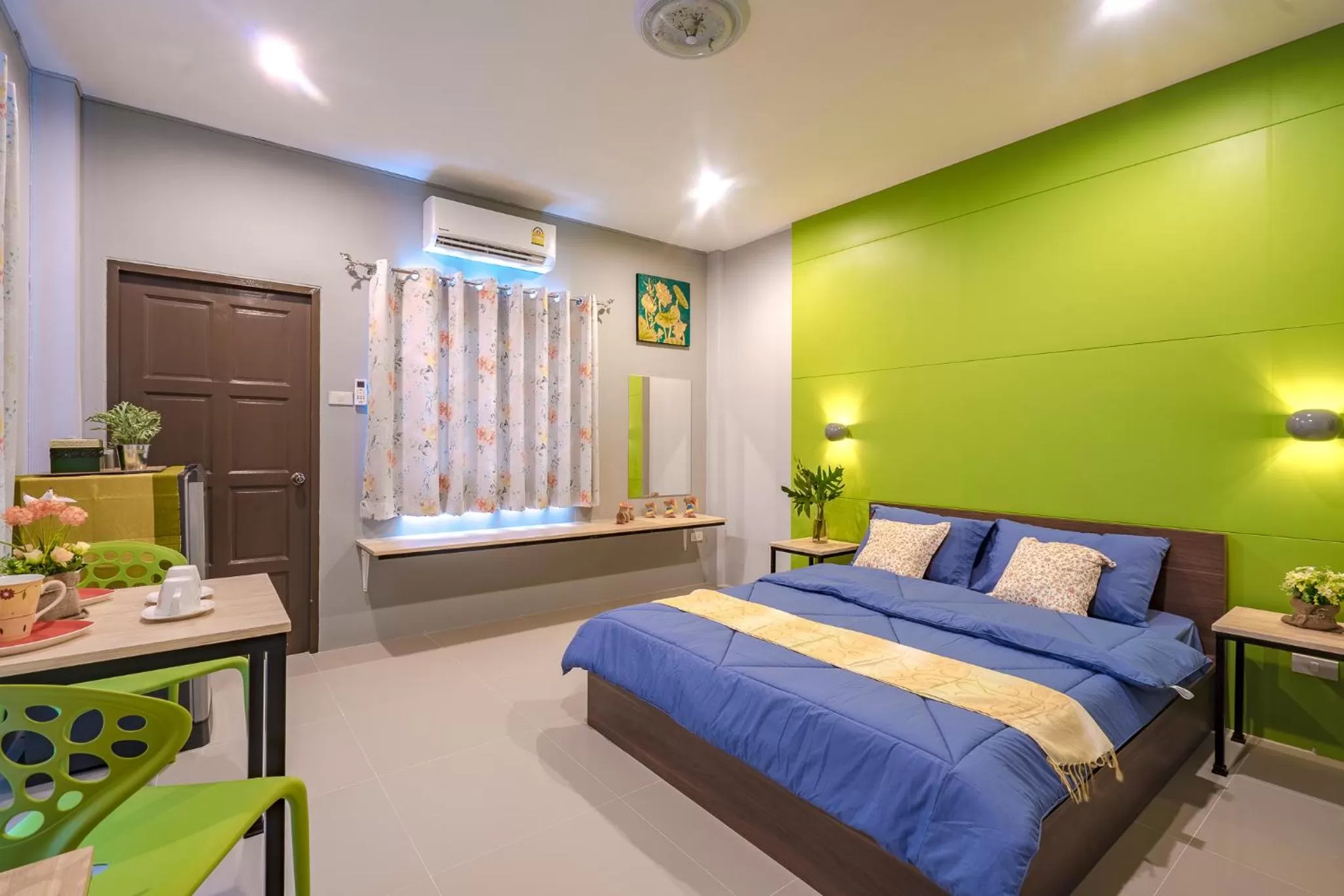 Deluxe Double Room with Balcony in Penyos Residence