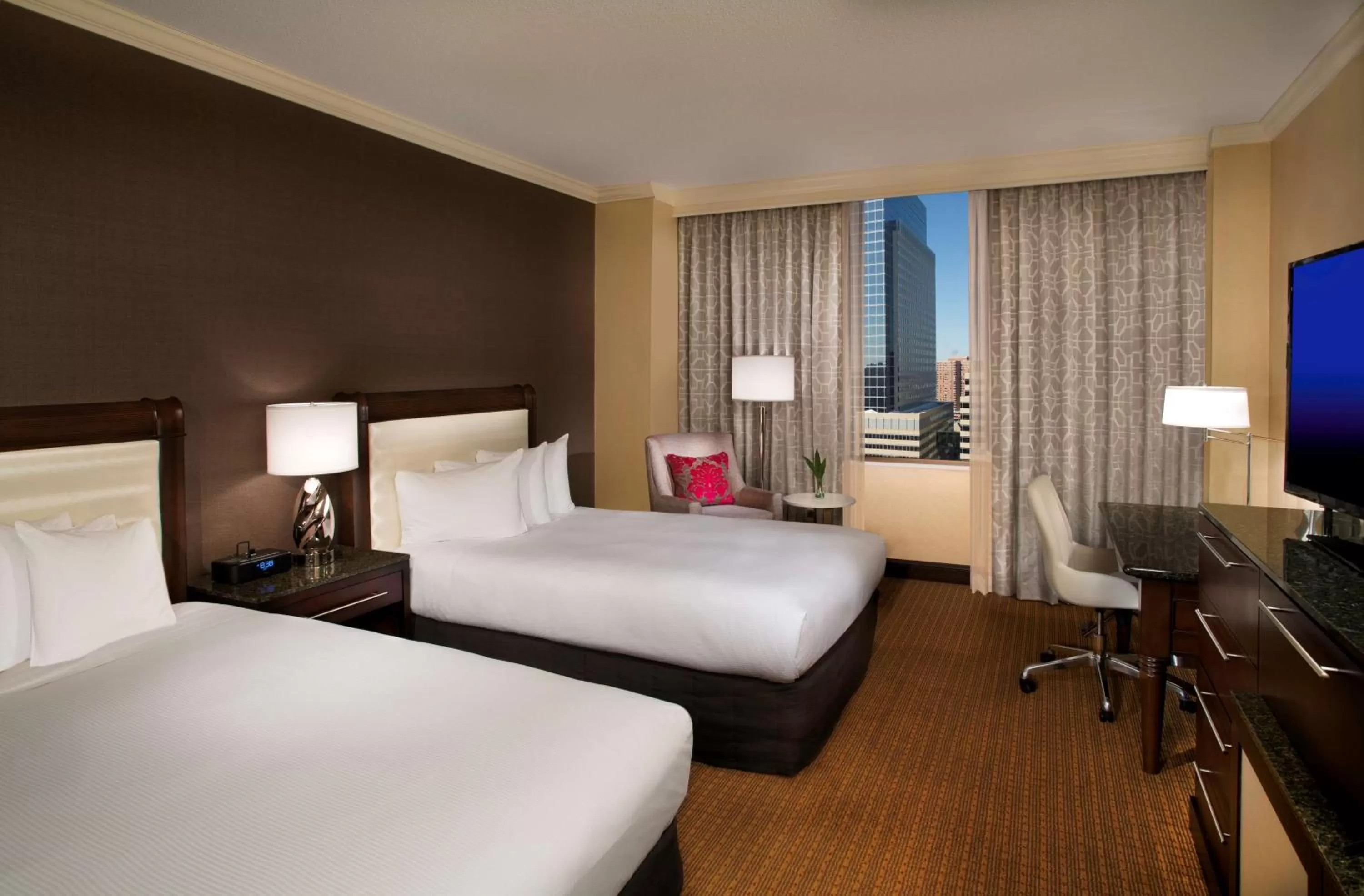 Superior Double Room with City View in Hilton Minneapolis