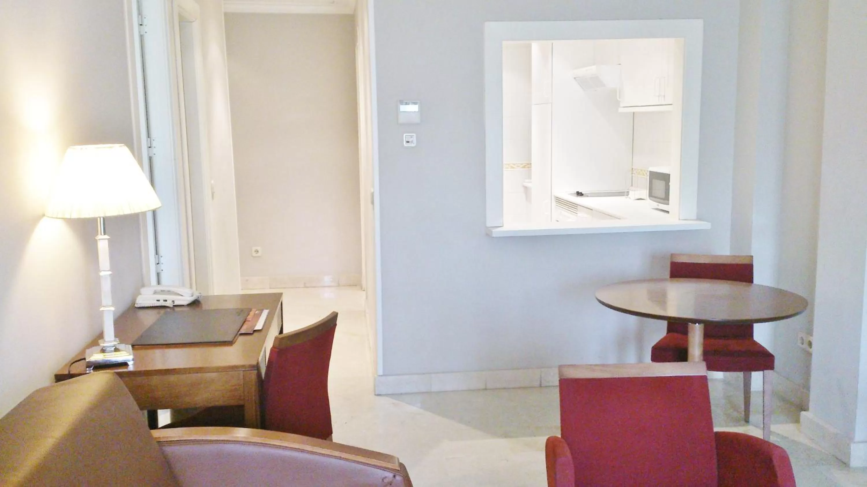 Superior One-Bedroom Apartment in Suites Barrio de Salamanca