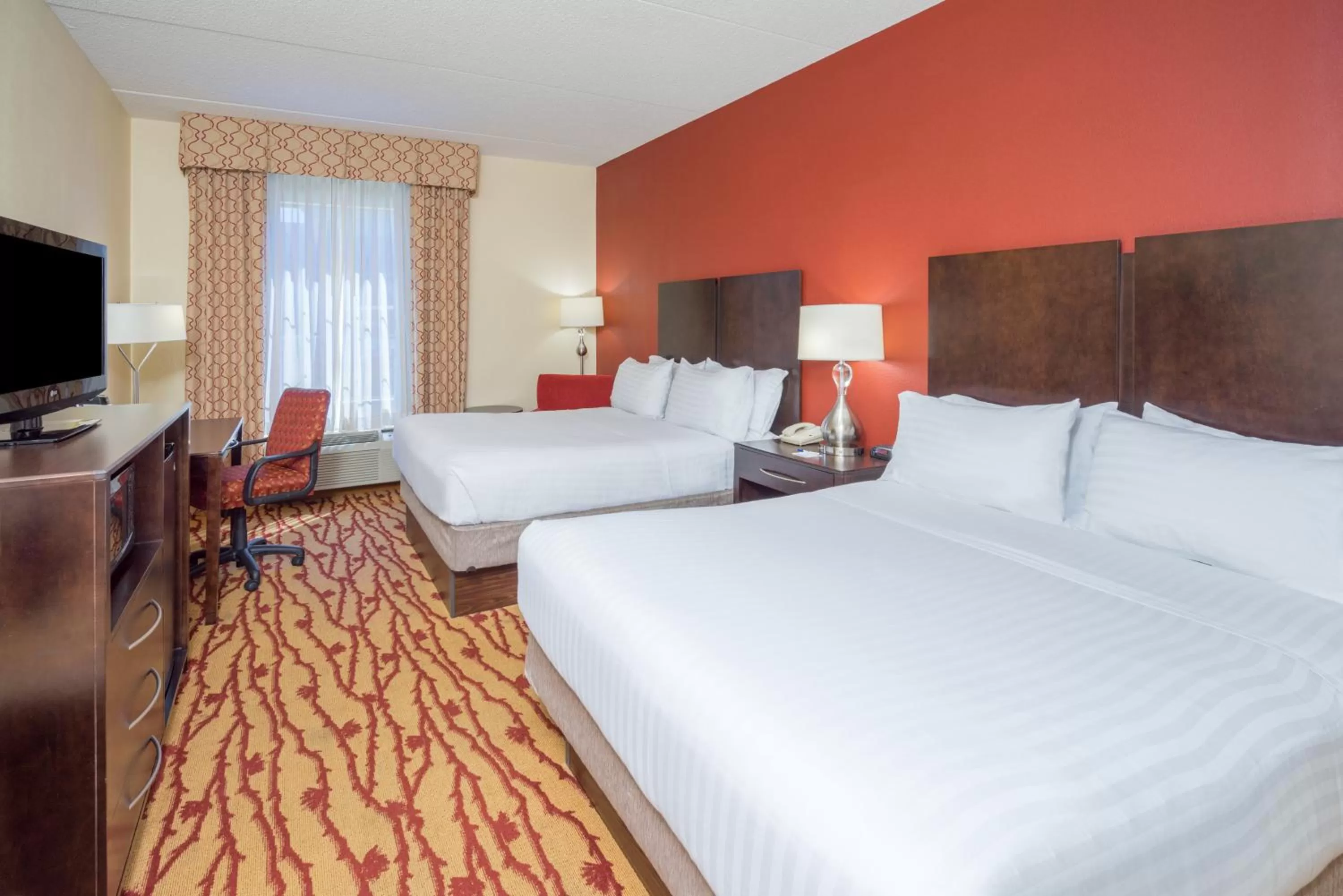 Standard Queen Room with Two Queen Beds in Holiday Inn Express Hanover by IHG