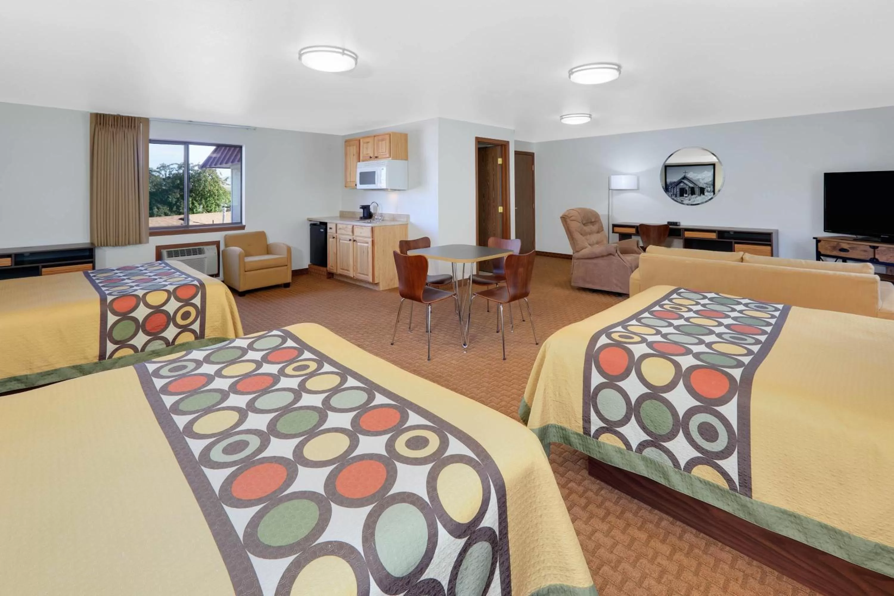 Superior Queen Suite - Non-Smoking in Super 8 by Wyndham Cody