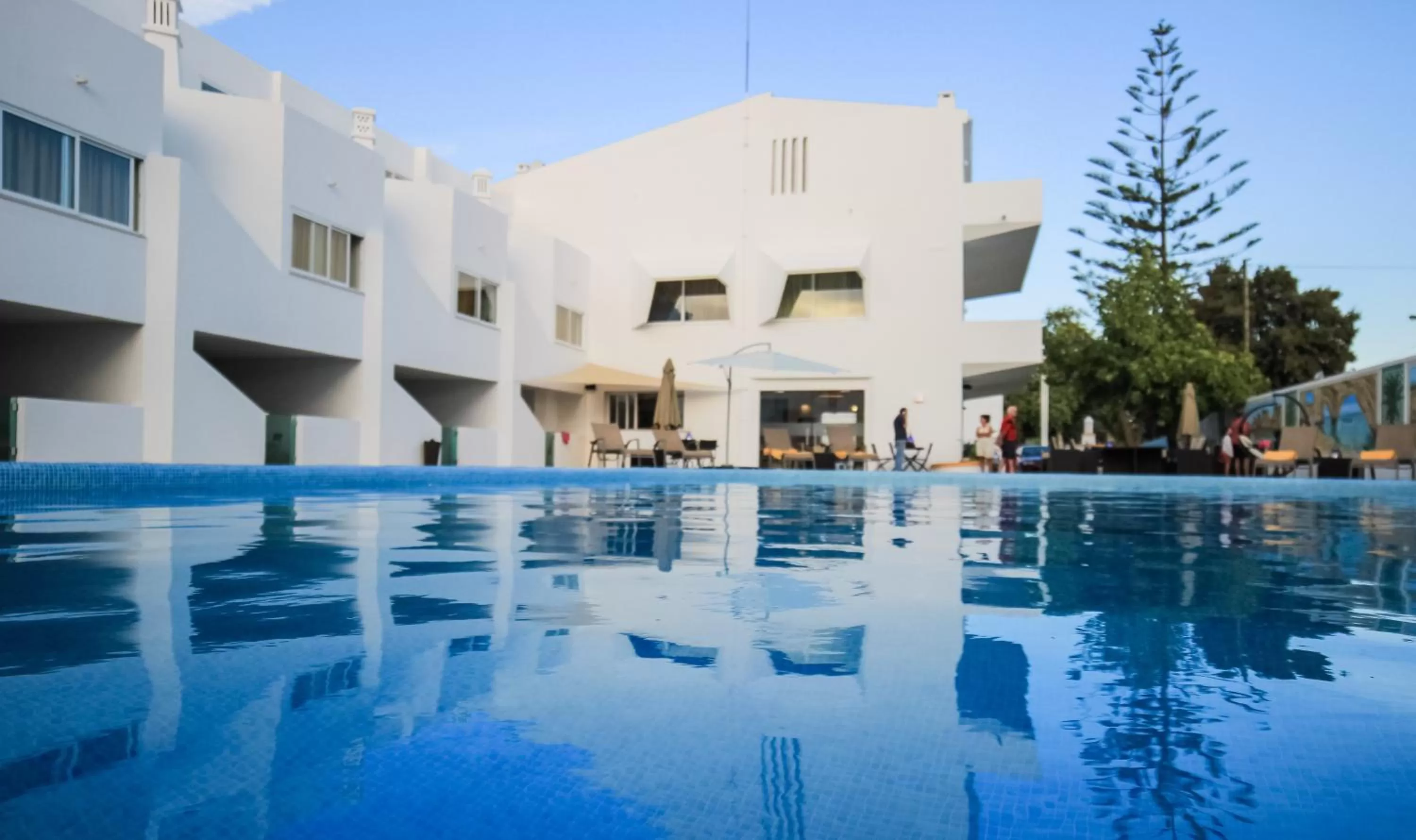 Property building in Lagoa Hotel