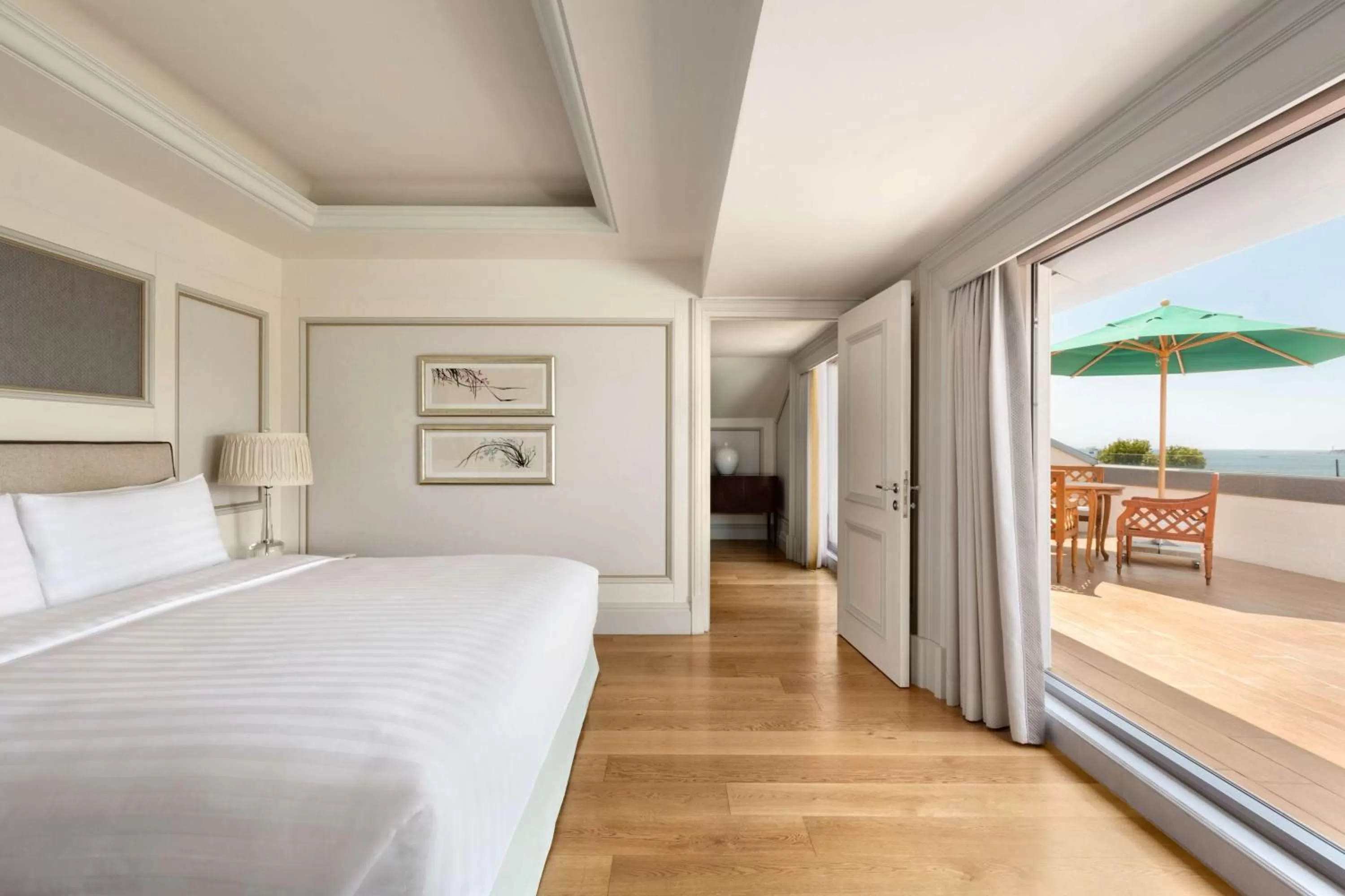 Barbaros Suite with exclusive Horizon privileges including in Shangri-La Bosphorus, Istanbul