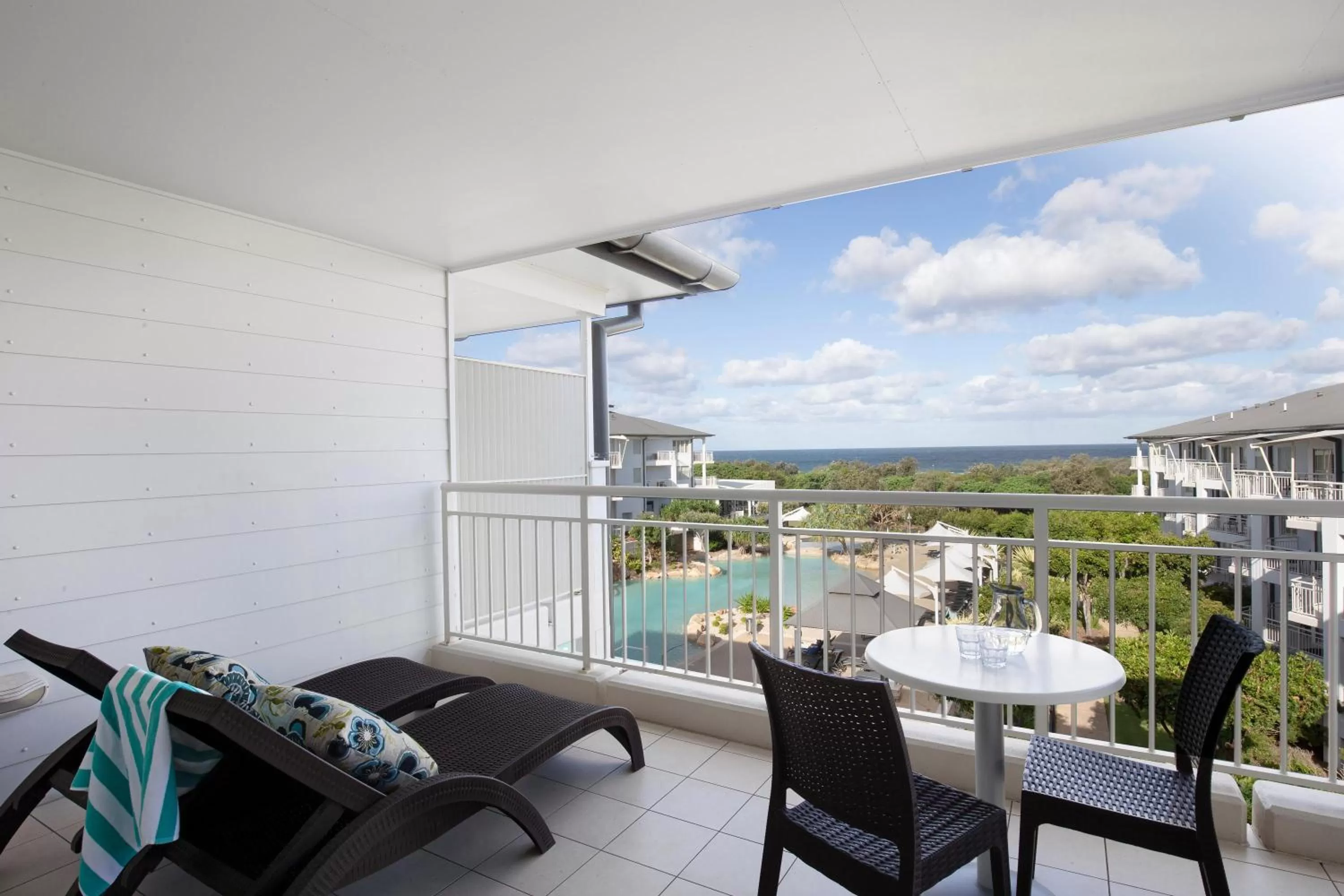 Two-Bedroom Suite with Ocean View and Spa Bath - Dual Key in Mantra on Salt Beach