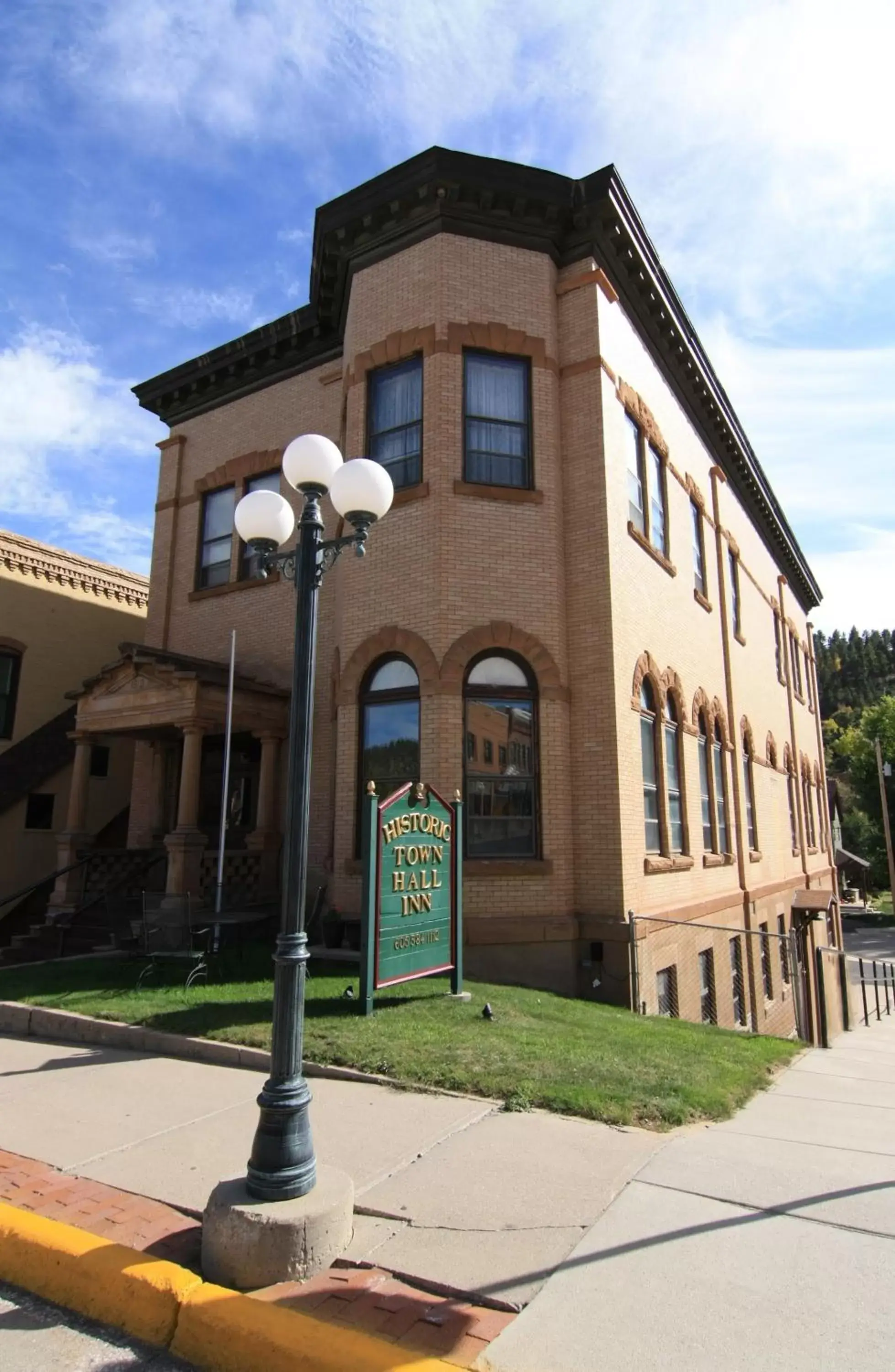 Town Hall Inn Town Hall Inn