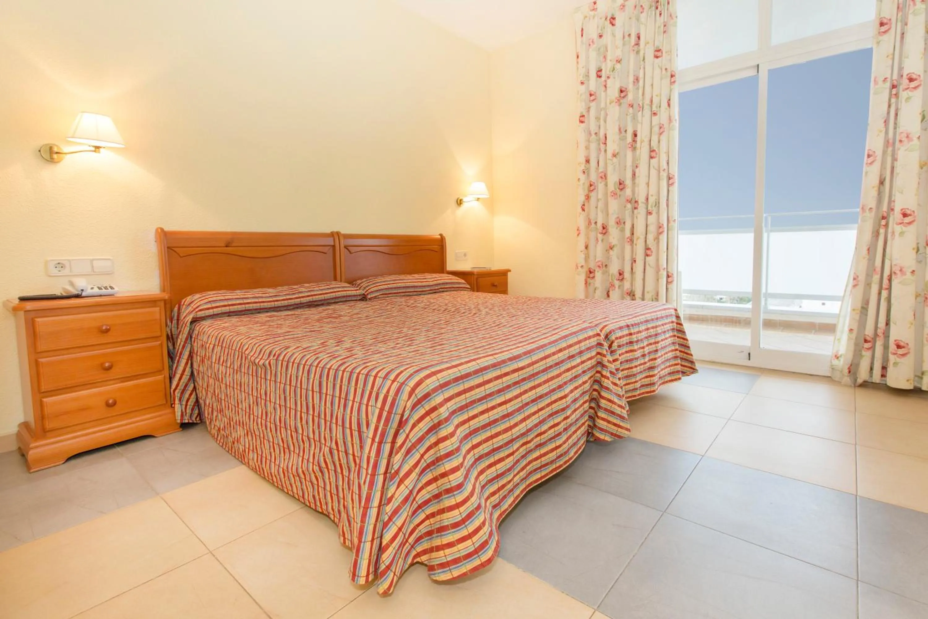 Double Room with Terrace in Hotel Tres Anclas