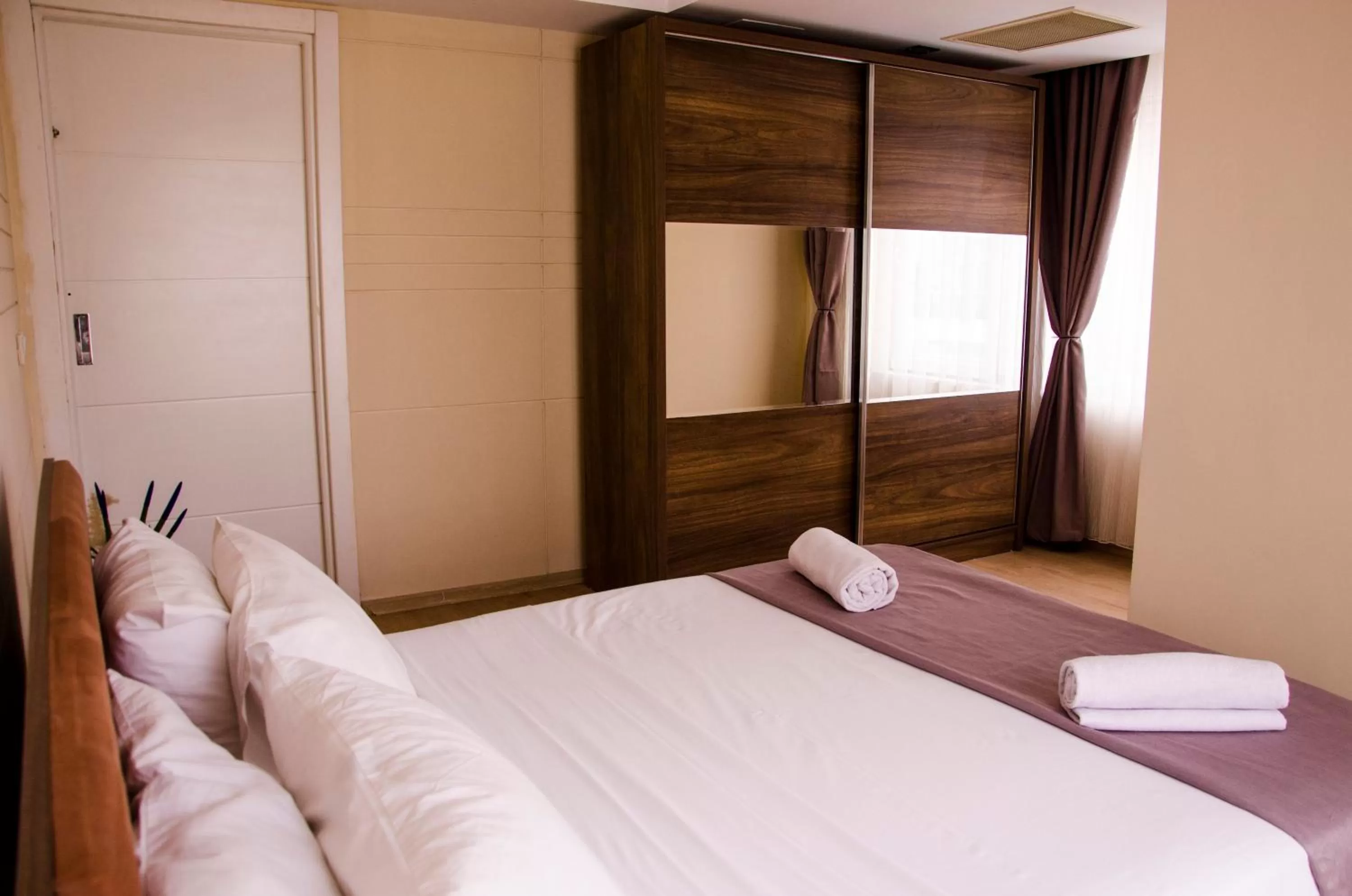 One-Bedroom Apartment in Flamingo Residence