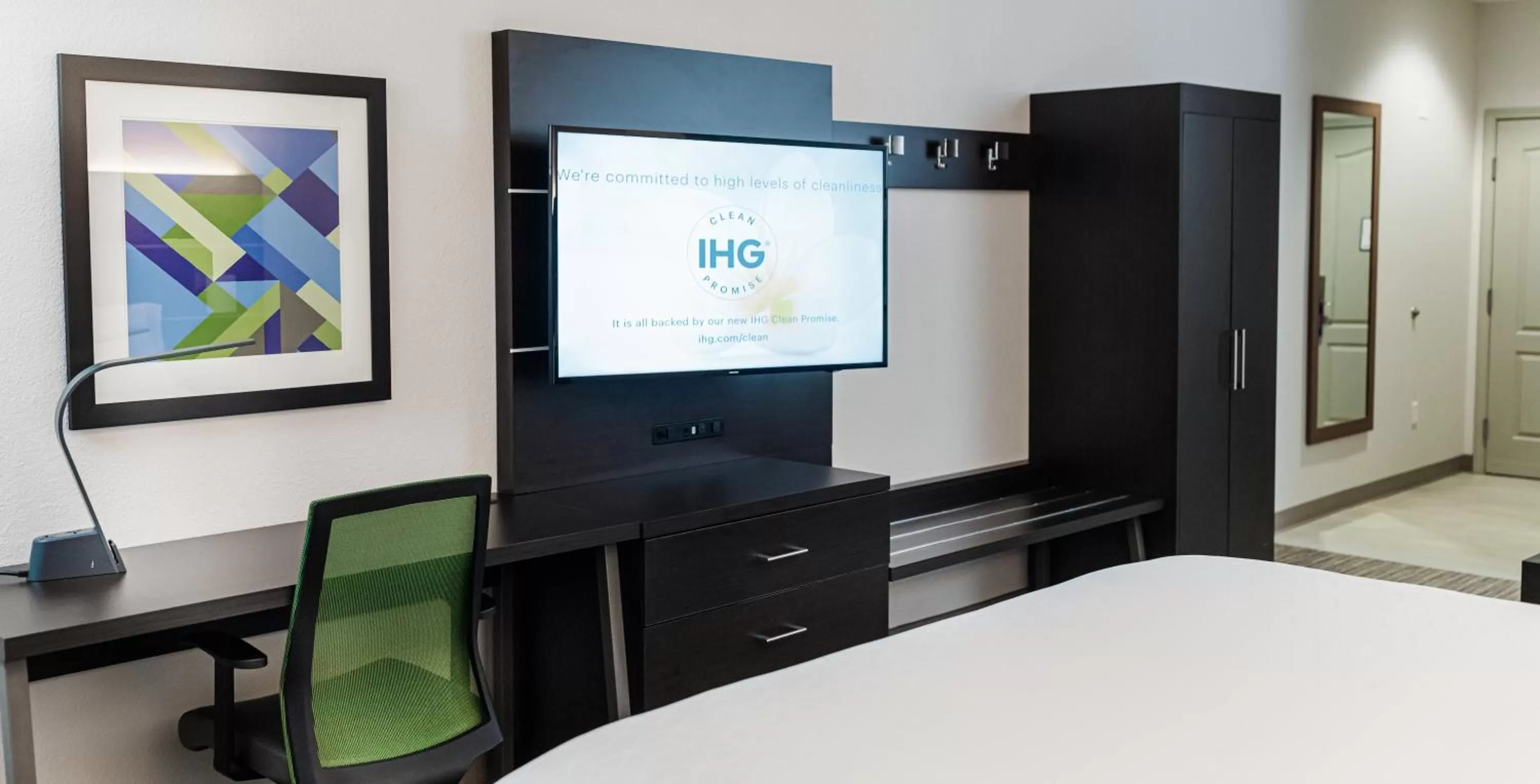 King Room - Disability Access in Holiday Inn Express - Andalusia by IHG
