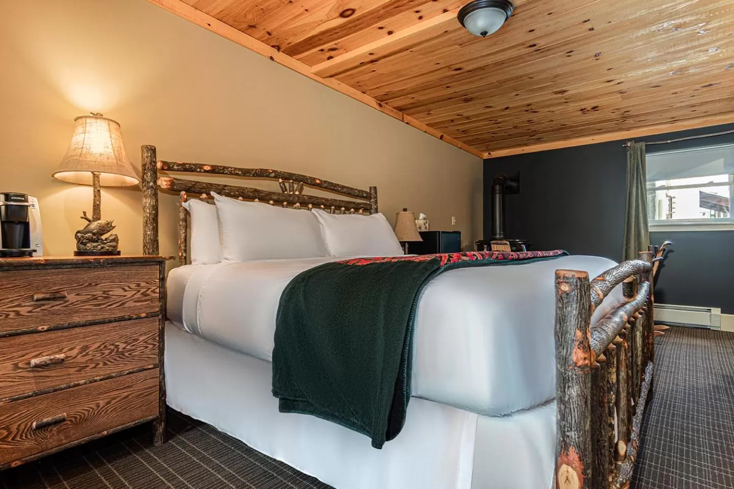 Superior King Room in The Alpine Lodge