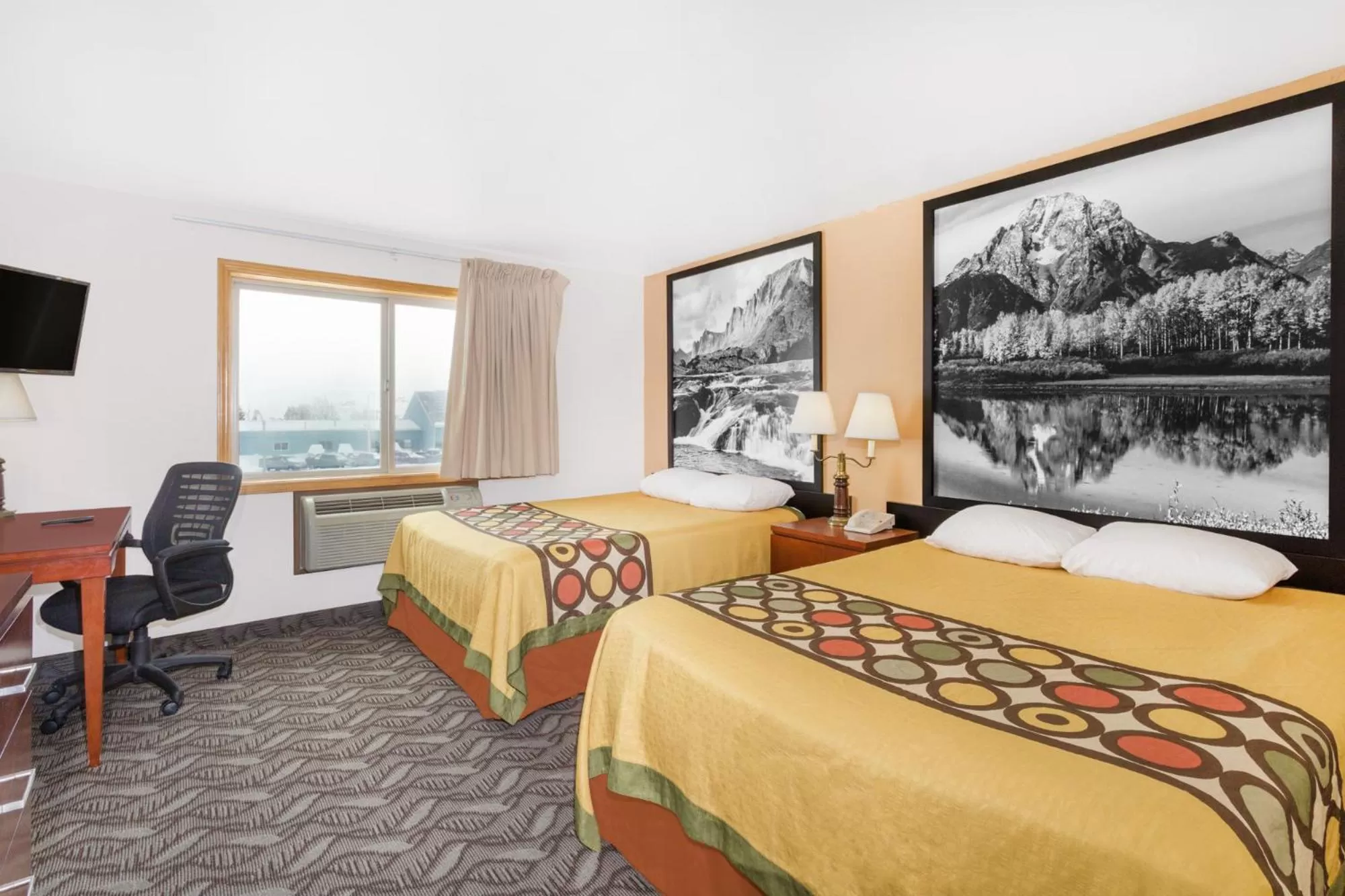 Queen Room with Two Queen Beds - Non-Smoking in Super 8 by Wyndham Diamondville Kemmerer