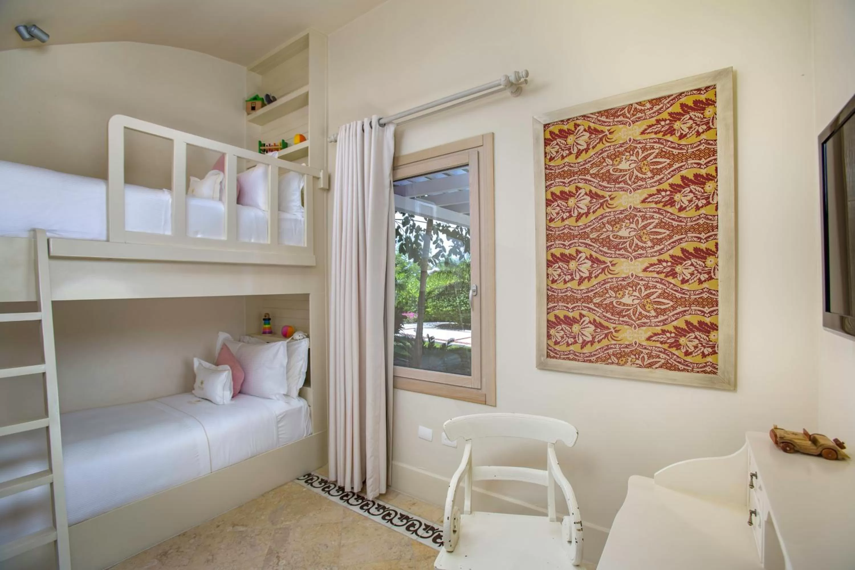 Luxury Pool Family Suite in Eden Roc Cap Cana